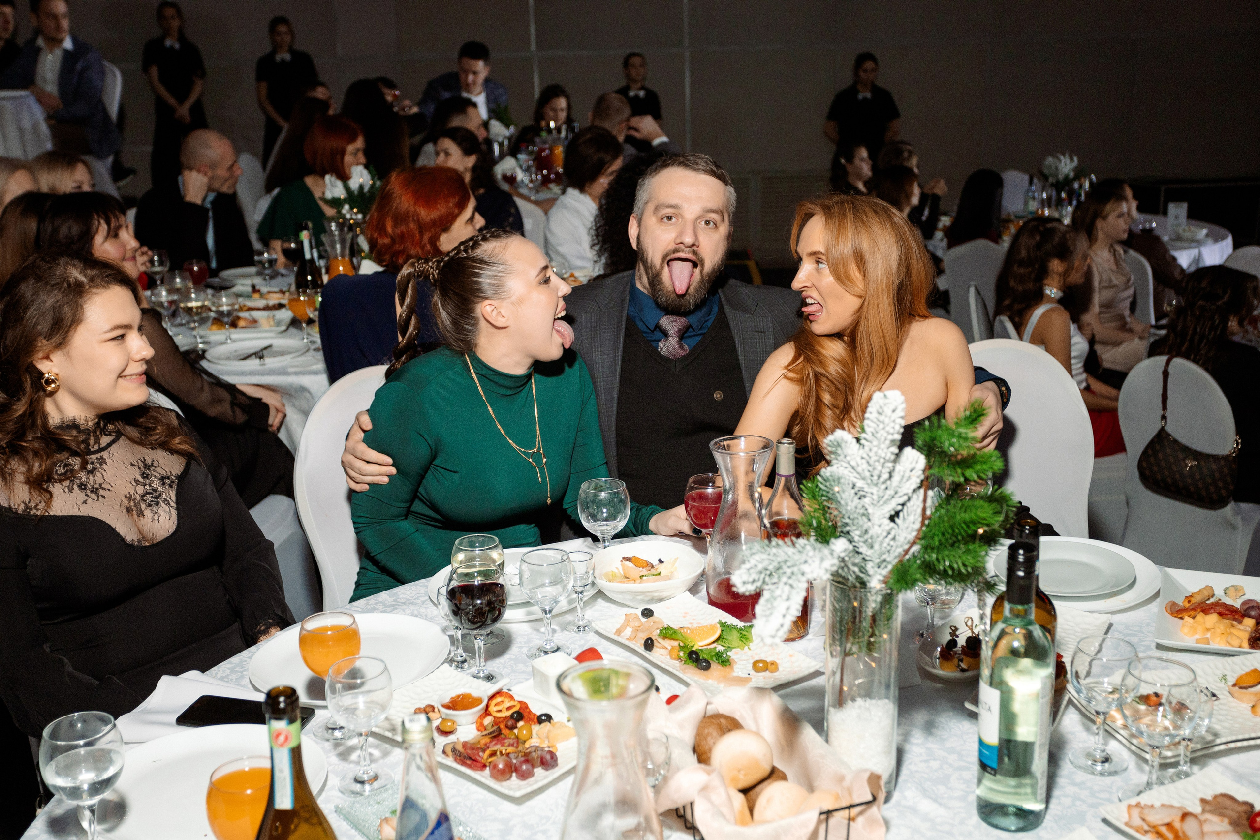 РЕПОРТАЖ: НОВЫЙ ГОД В ДК МЕТАЛЛУРГ. Профессиональный фотограф в Ижевске Леша Петров