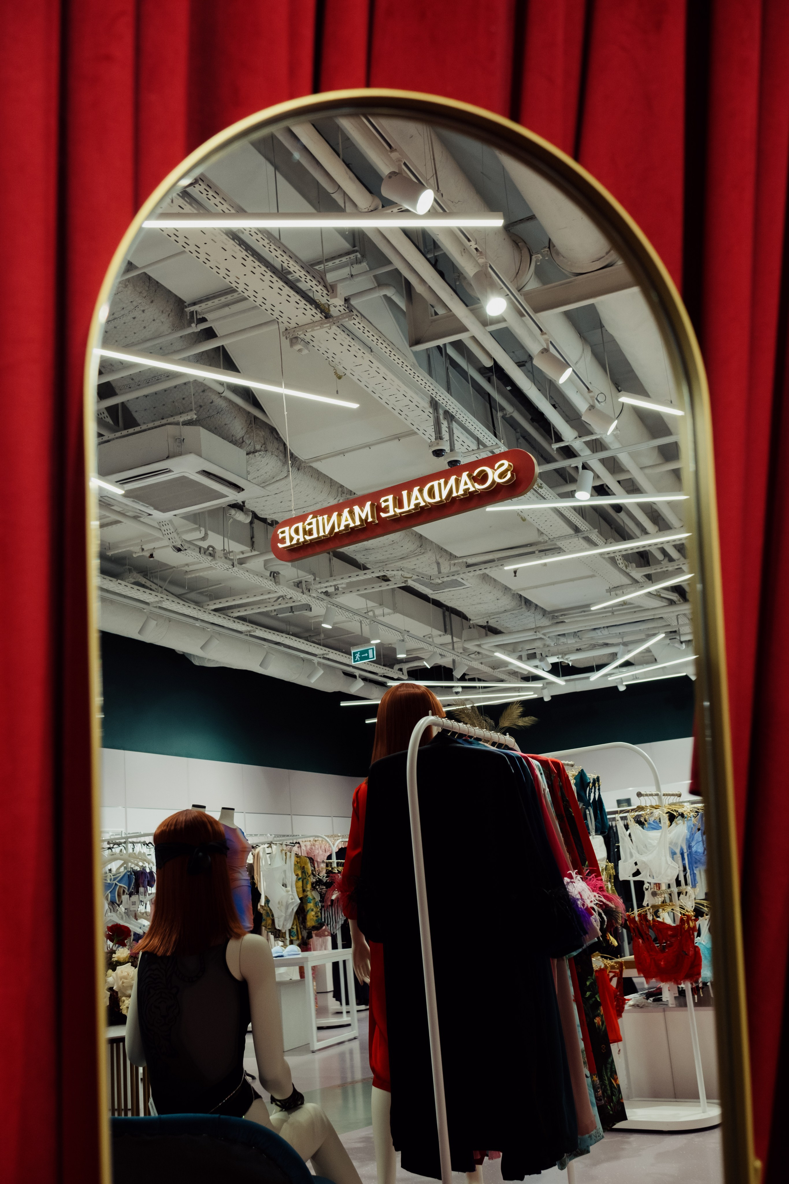 SCANDALE MANIERE. Репортажный и портретный фотограф в Москве Илья Спиридонов