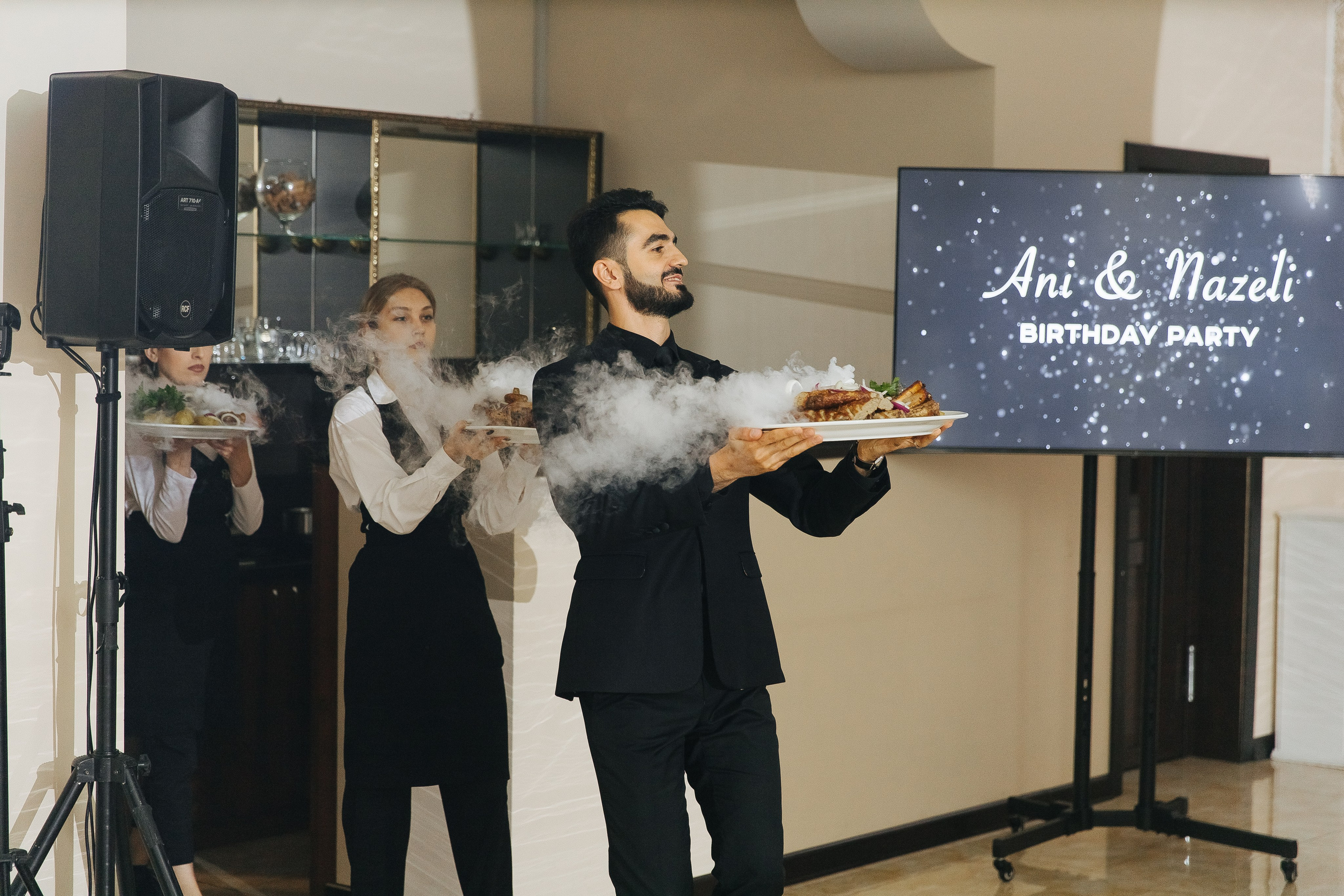 Ани и Назели. 35&5 День рождения, «Янтарь». Фотограф в Красноярске Надежда Воскресенская