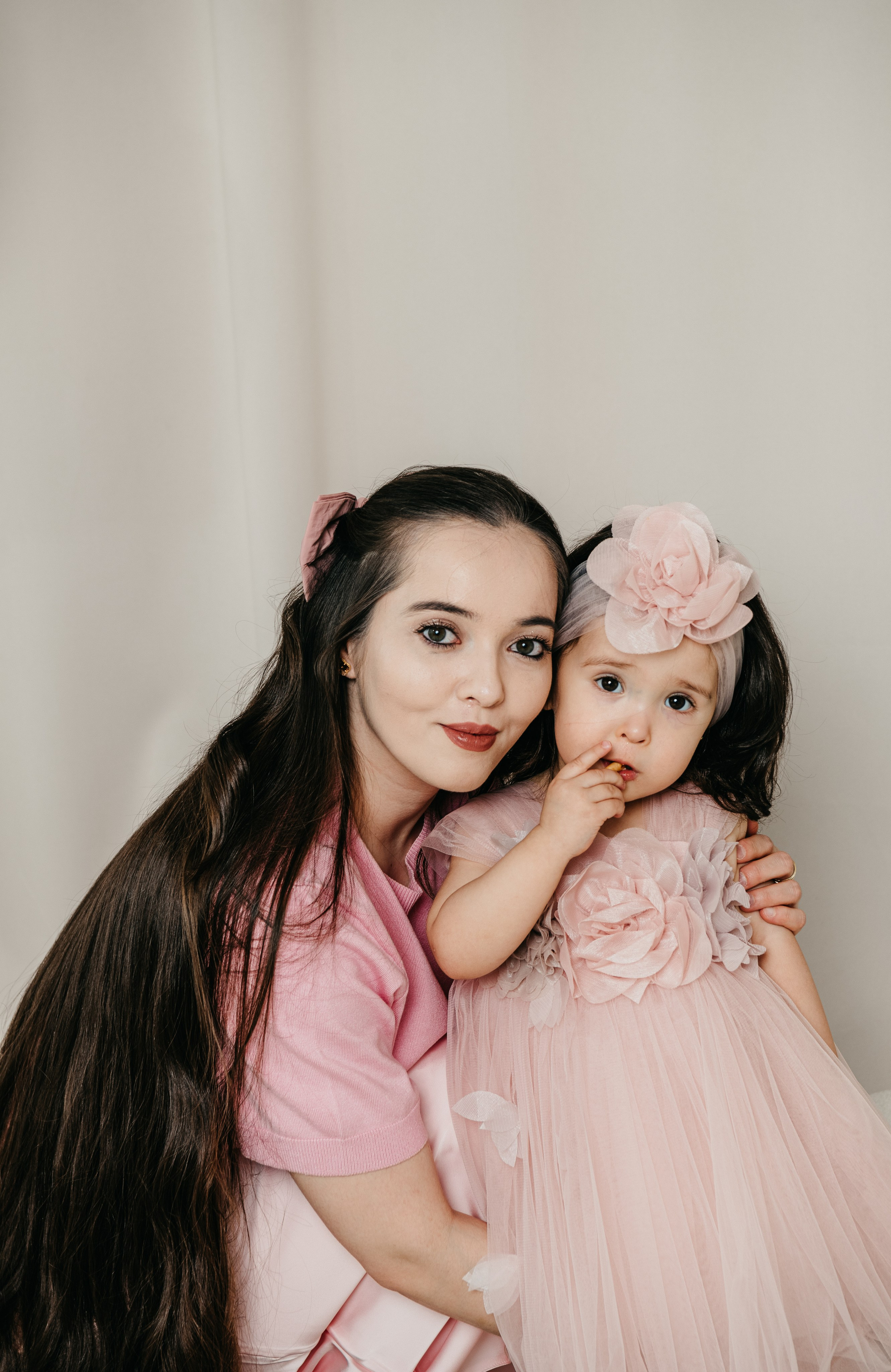 Майя с семьей. Фотограф на выписку из роддома в Москве и МО