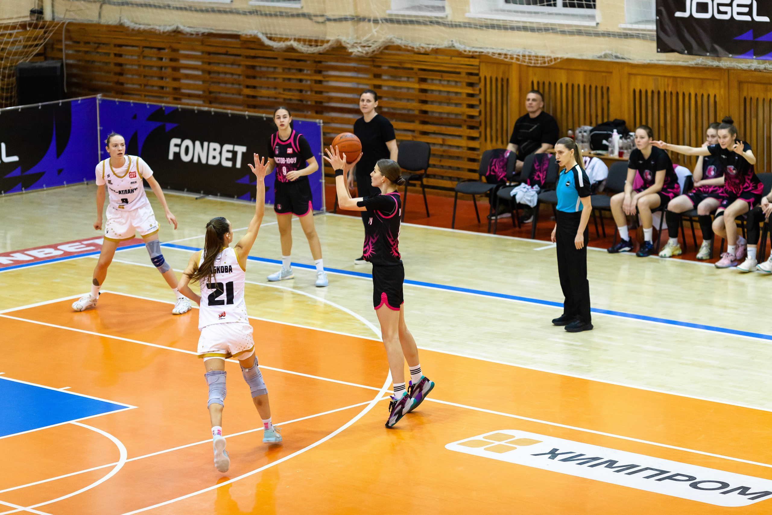 ЧГУ-Атланта — Ростов-ЮФУ / 1 игра. Фотография