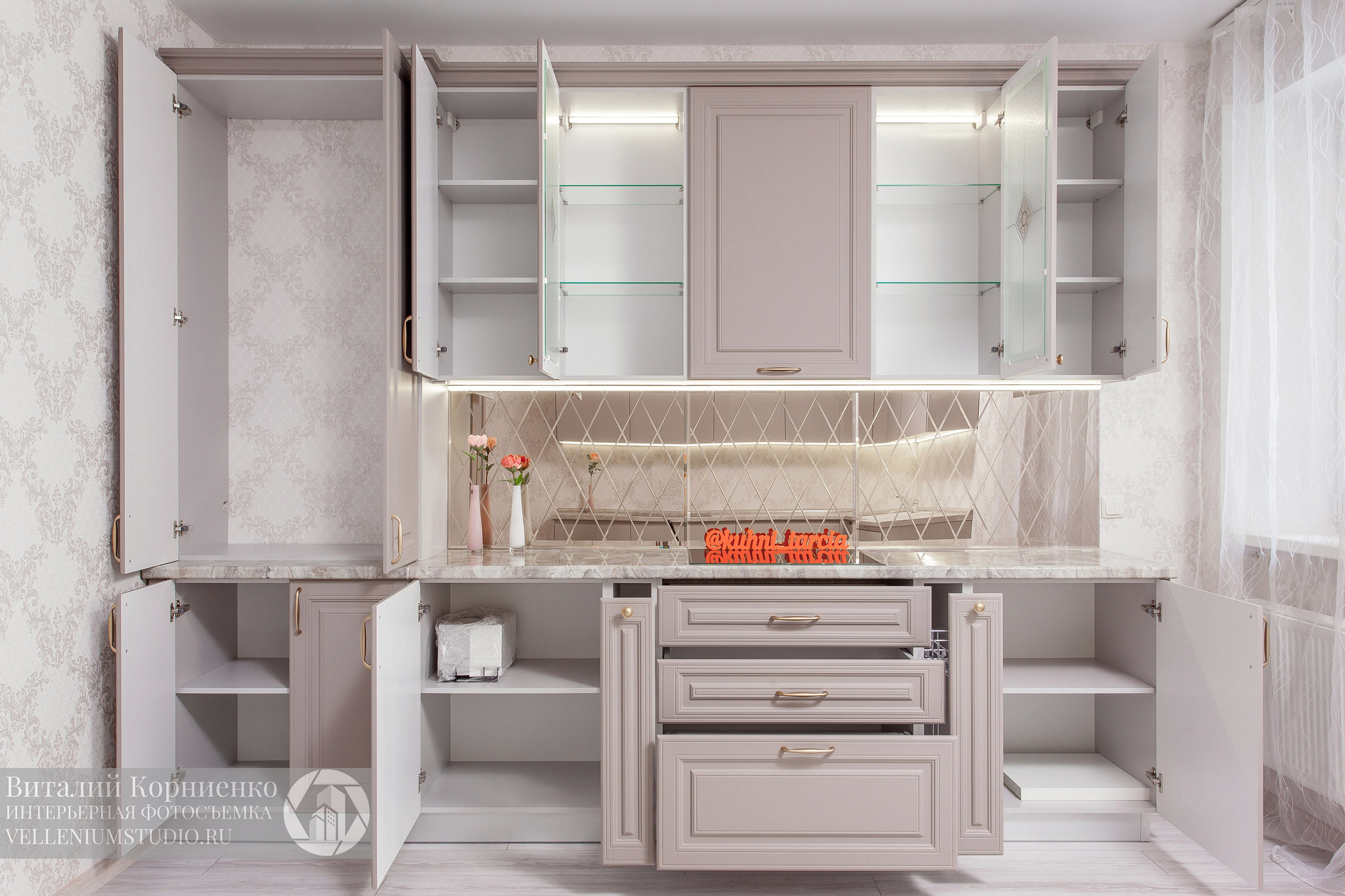 Фотосъемка салона кухонной мебели. Интерьерный фотограф Краснодар: профессионально по доступным ценам