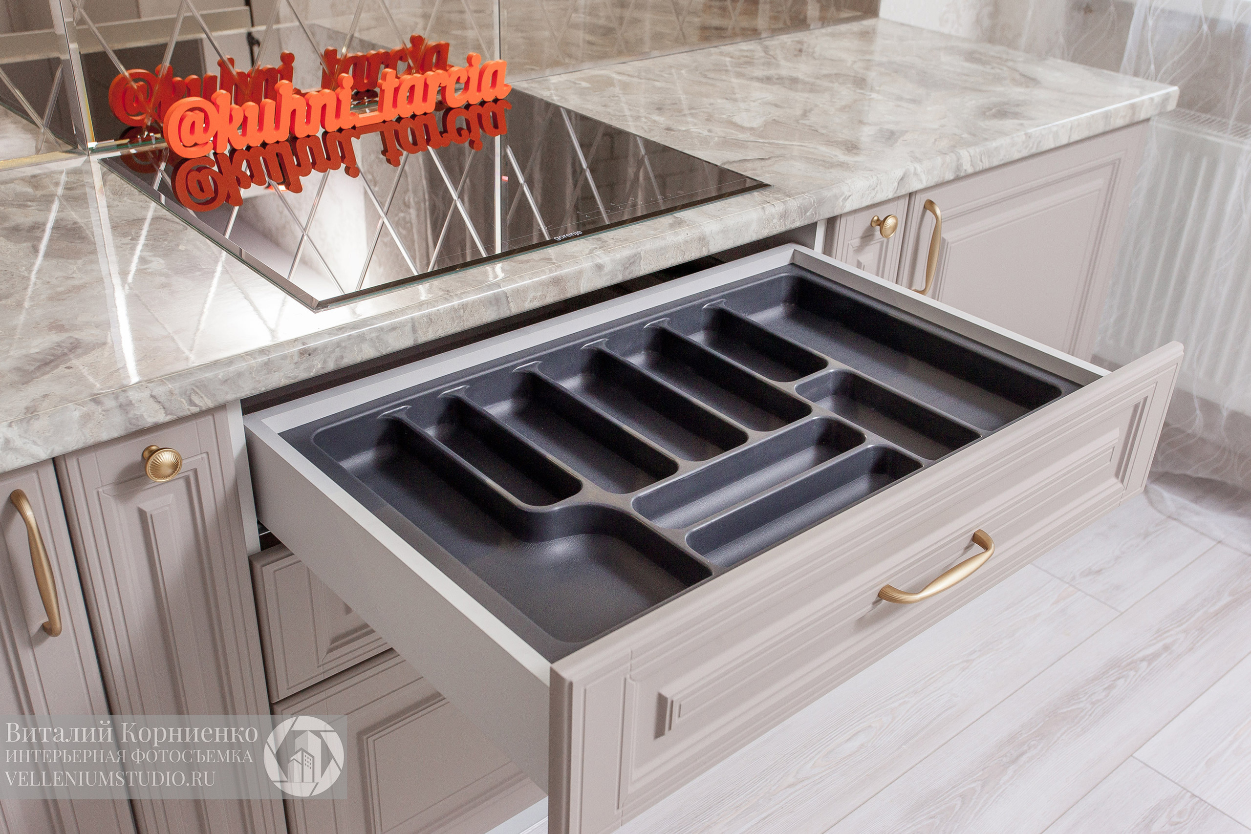 Фотосъемка салона кухонной мебели. Интерьерный фотограф Краснодар: профессионально по доступным ценам