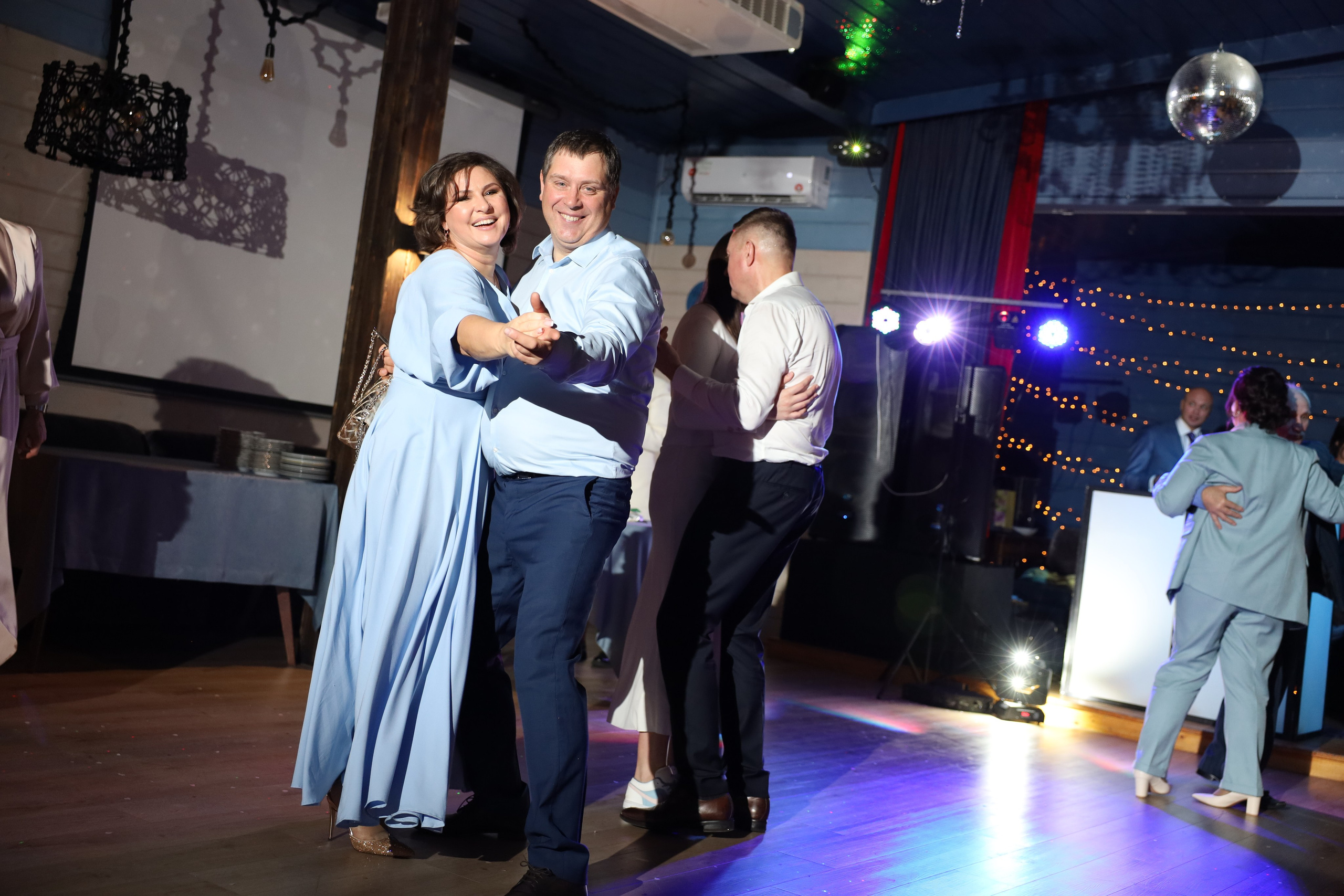 𝒜𝓇𝓉𝑒𝓂 & 𝐿𝓎𝓊𝓈𝓎𝒶 (𝓇𝑒𝓈𝓉𝒶𝓊𝓇𝒶𝓃𝓉). 𝑀𝑜𝓈𝒸𝑜𝓌. Свадебный фотограф в Санкт-Петербурге