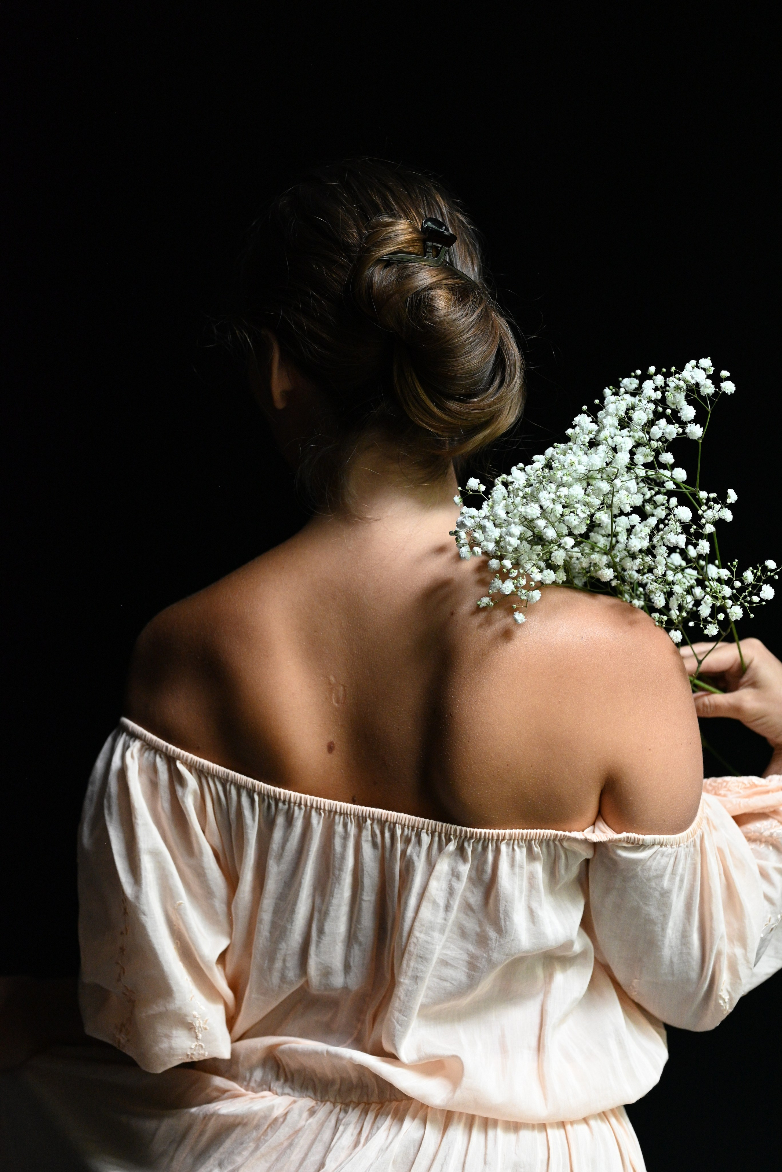 Анна с цветами. Портретный фотограф в Москве Анна Фаустова