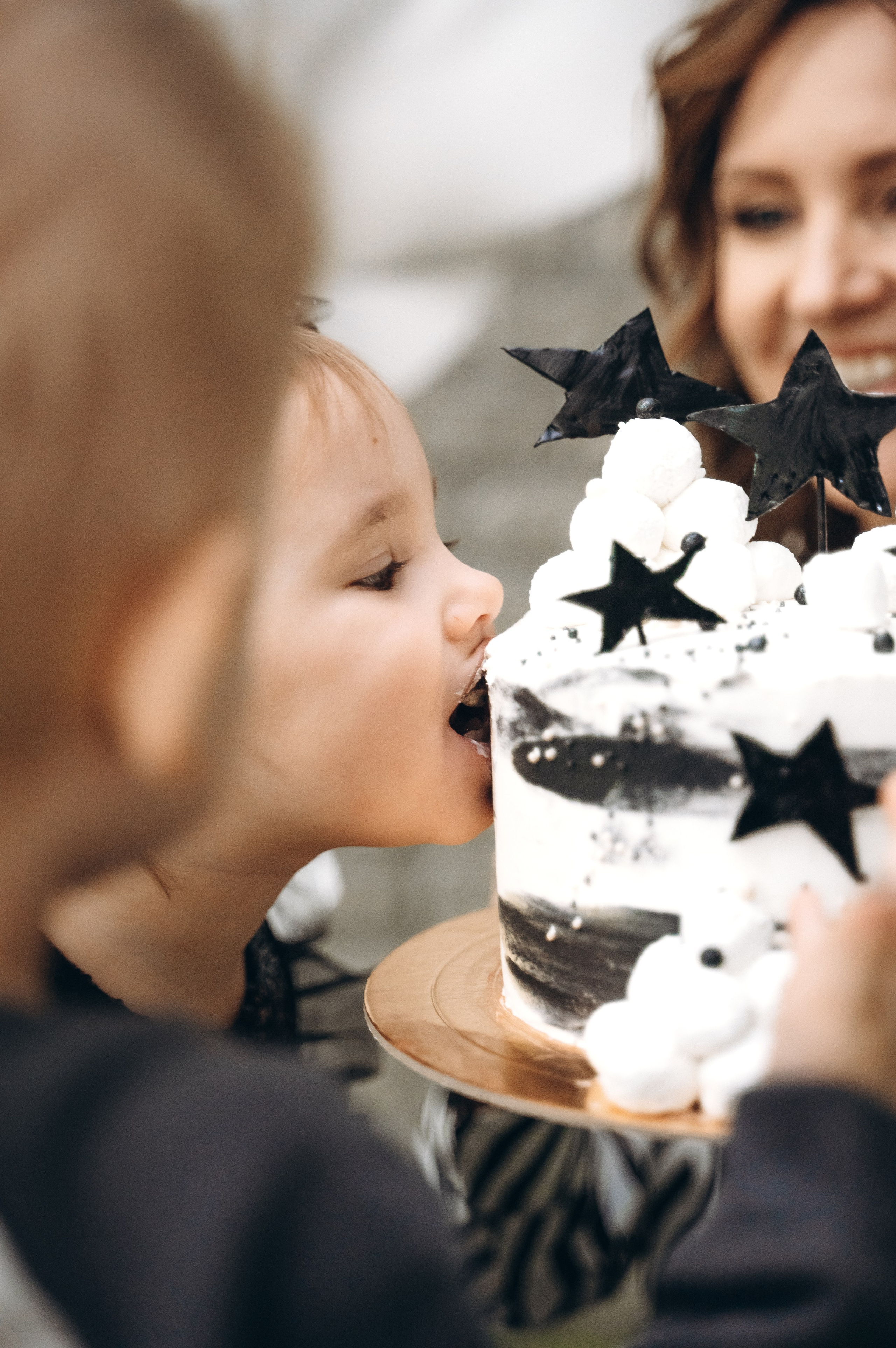 Анечке 2 года (MIA FAMILIA семейное кафе). Семейный фотограф в Минске Дарья Дреко
