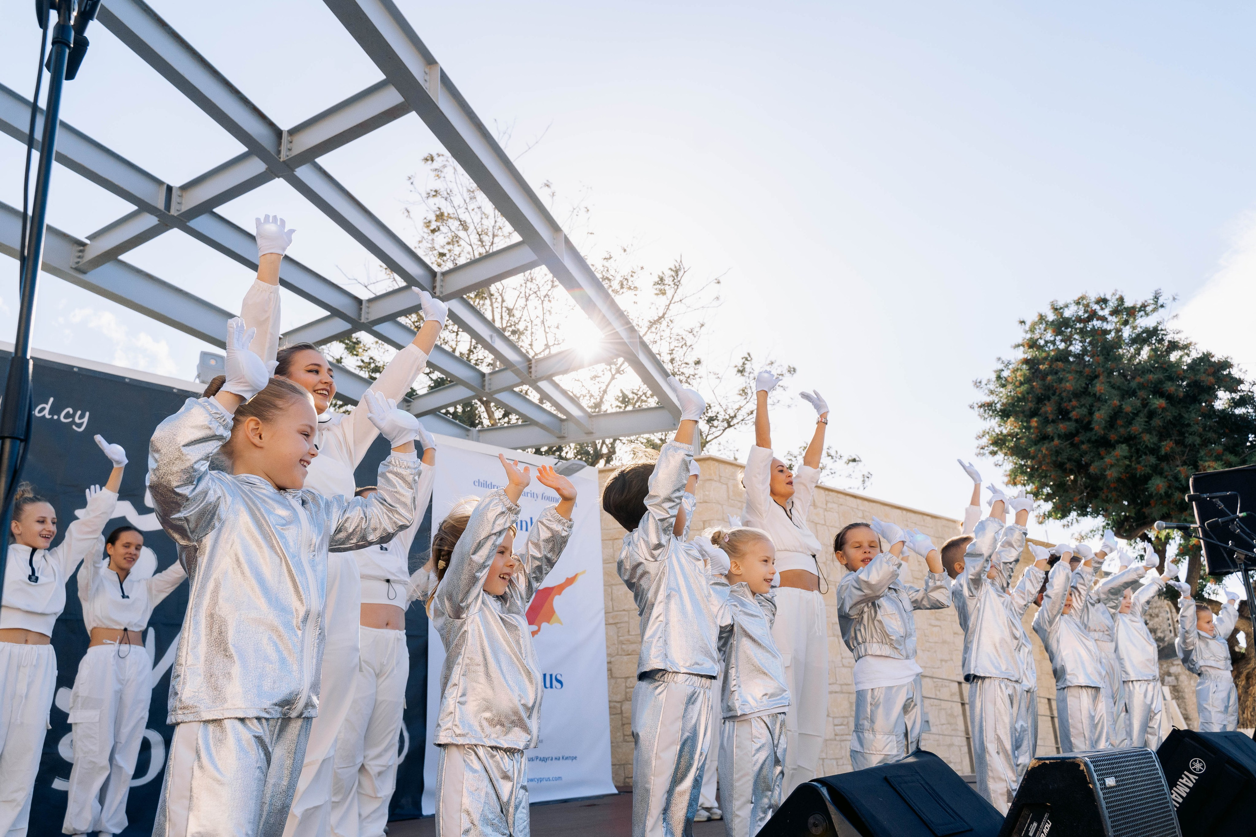 Новогодняя ярмарка от БФ «Радуга на Кипре». Свадебный и семейный фотограф Ирина Чернова