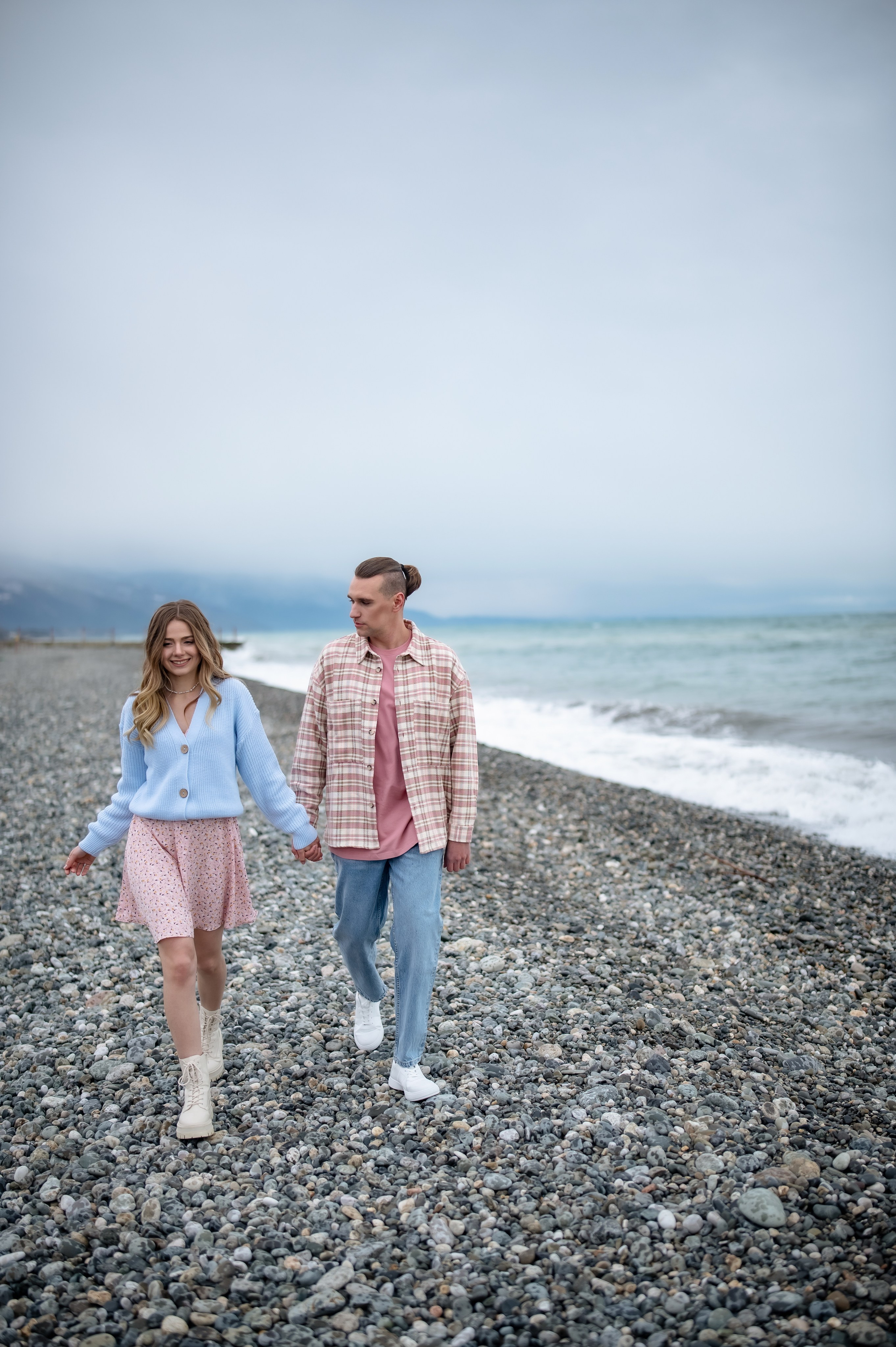 Влюбленные на пляже. Наталья Слесаренко фотограф в Сочи