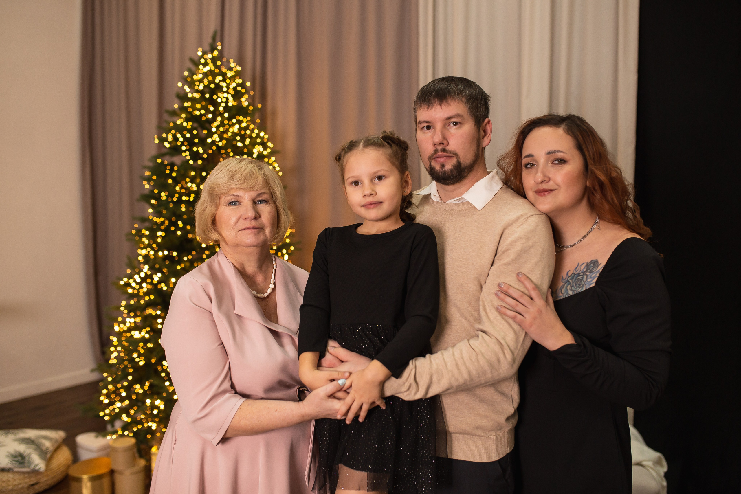 фотографтольятти #фотографтлт #семейнаяфотосессия #домашняяфотосессиятольятти #мамытольятти #тлт #тольятти #фотоистория #семейныетрадиции #новогодняяфотосессиятольятти #фотограф