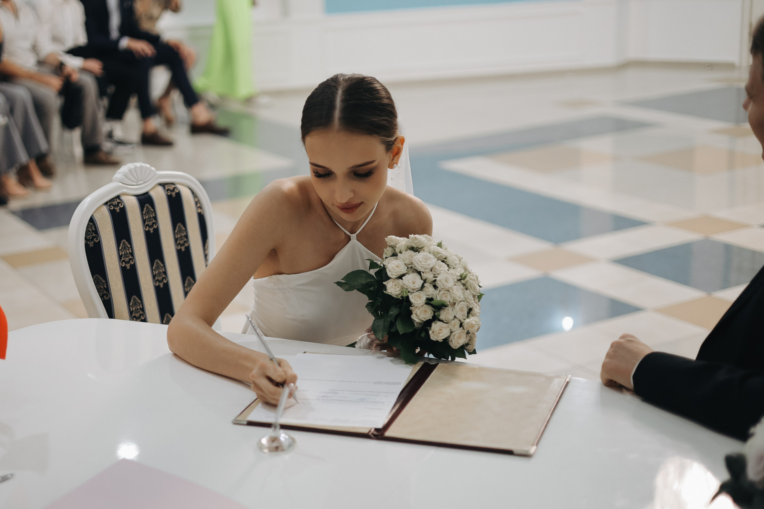 Олеся и Даня. Роспись в Таганском ЗАГСе. Диана Чечель. Свадебный и семейный фотограф в Москве