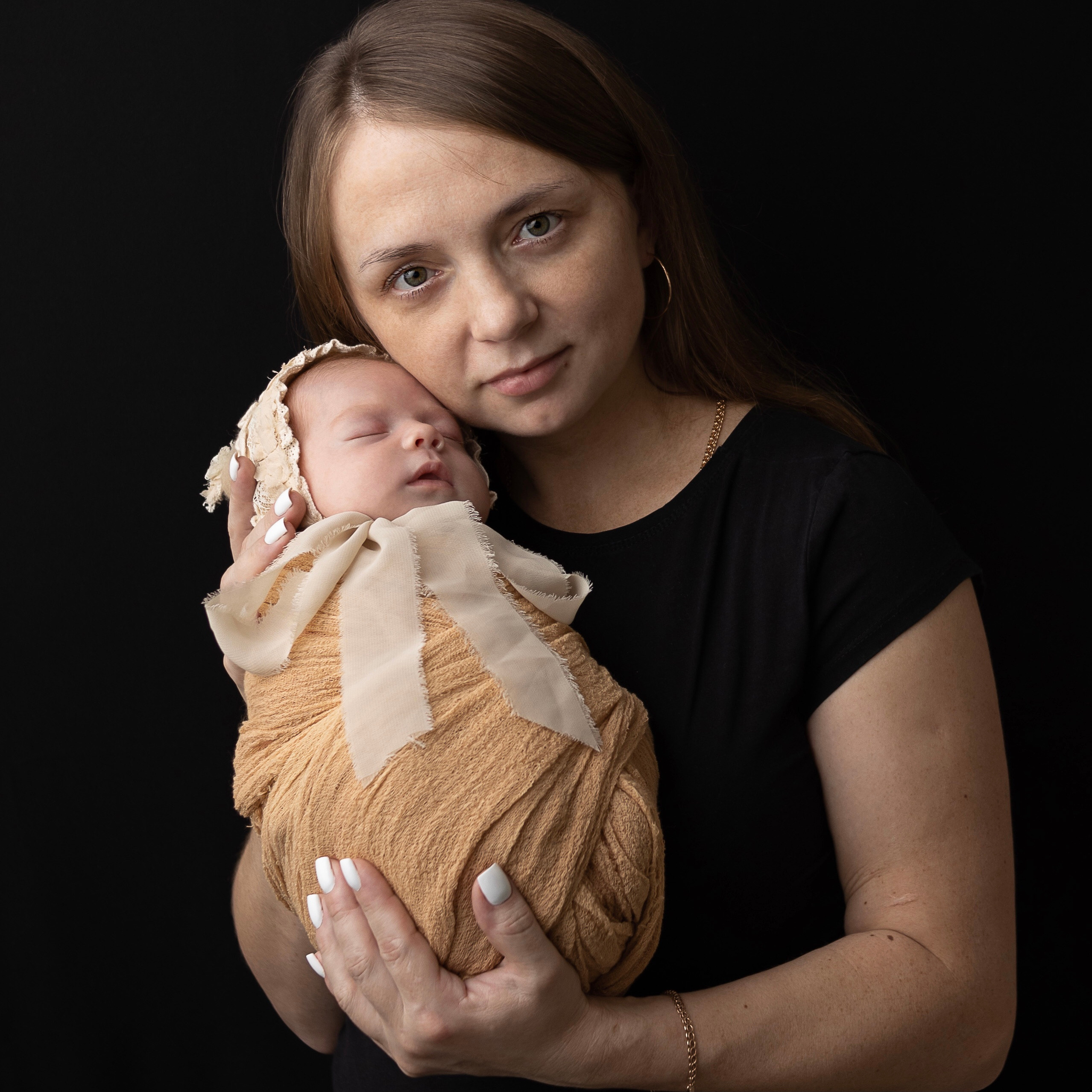 Портрет мамы с дочкой на руках