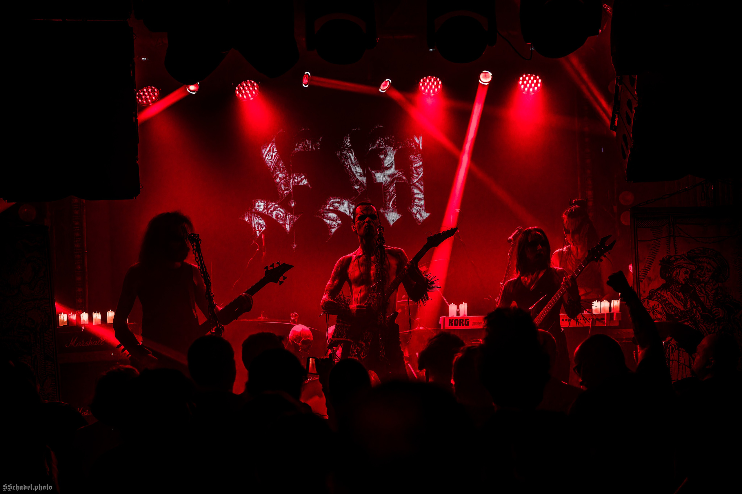 Frostlagte Måne 07.12.25. We will make everything metal!