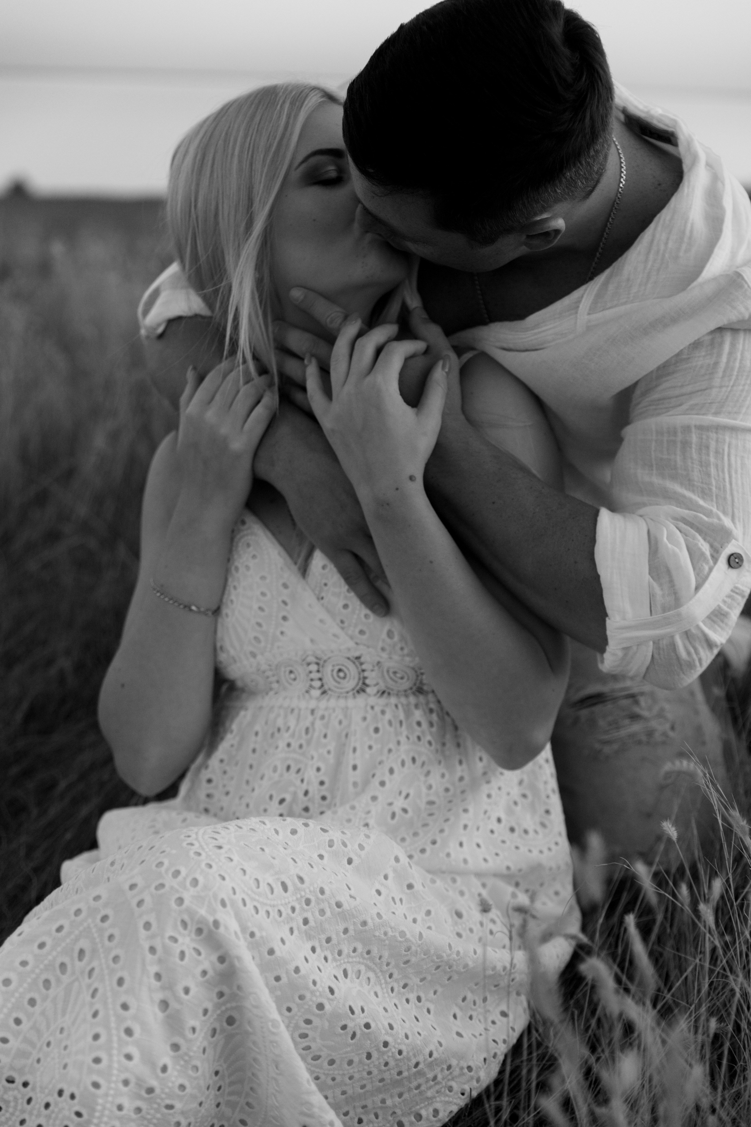 Love story на природе с машиной. Свадебный фотограф и видеограф Краснодар, Ростов, Сочи, Новороссийск