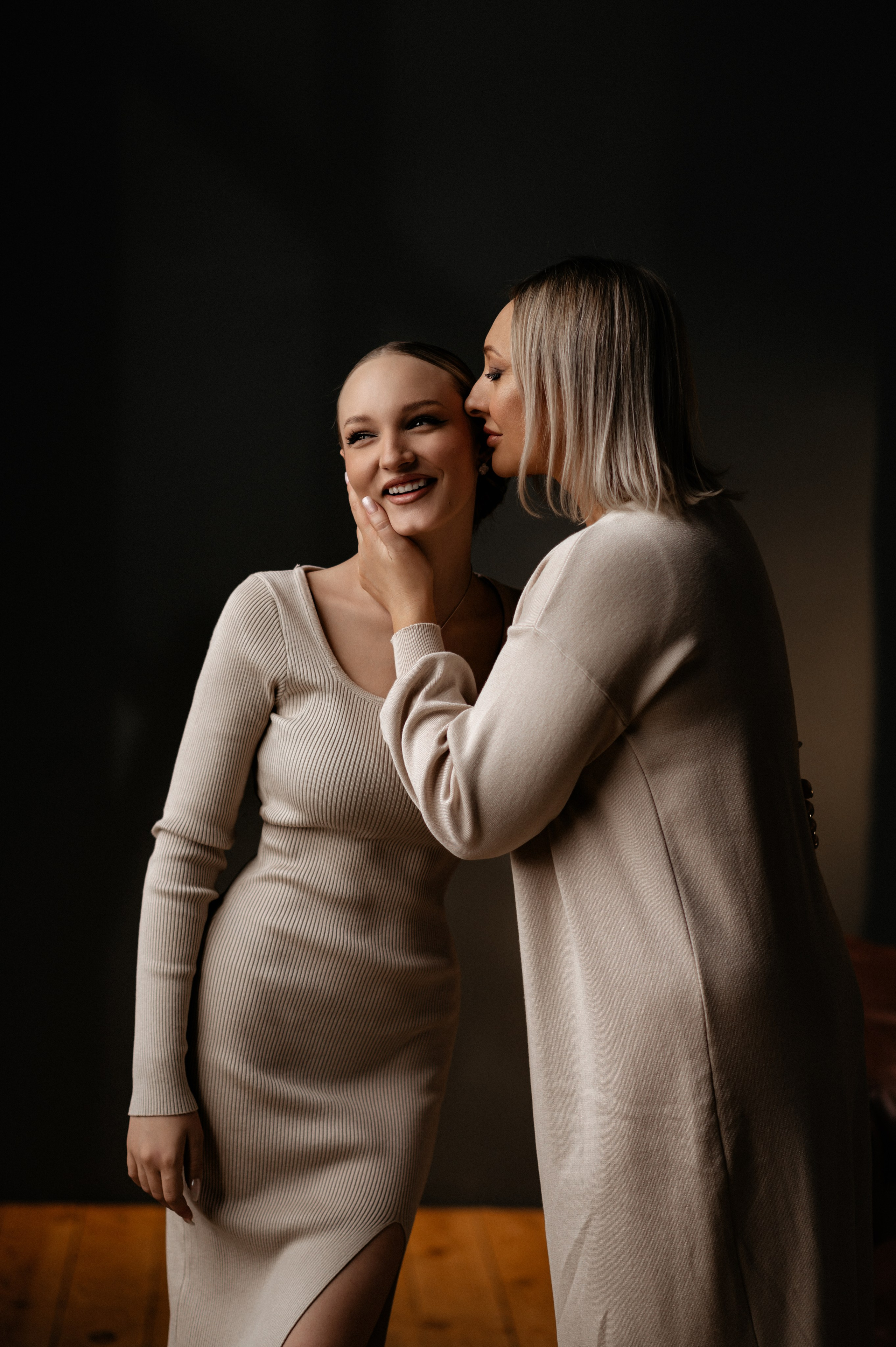 Мама и дочь. Главная