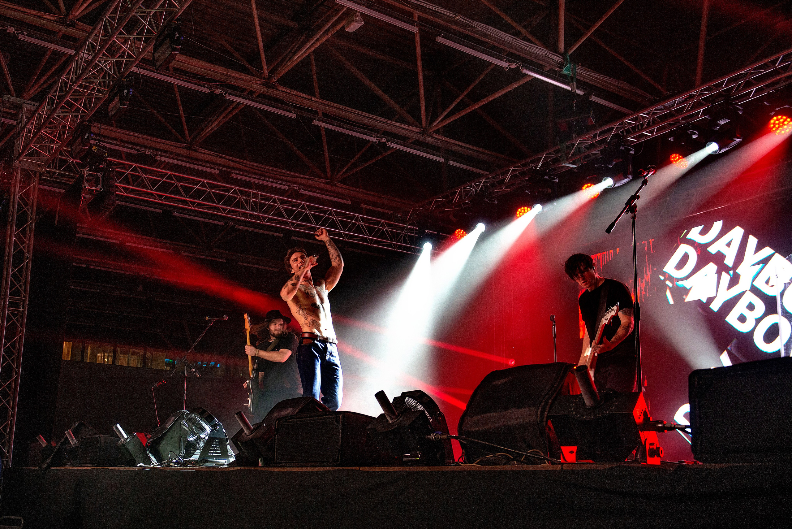 Концерт Хolidayboy. Школьный, фэшн фотограф в Тюмени и в России Ирина Королева