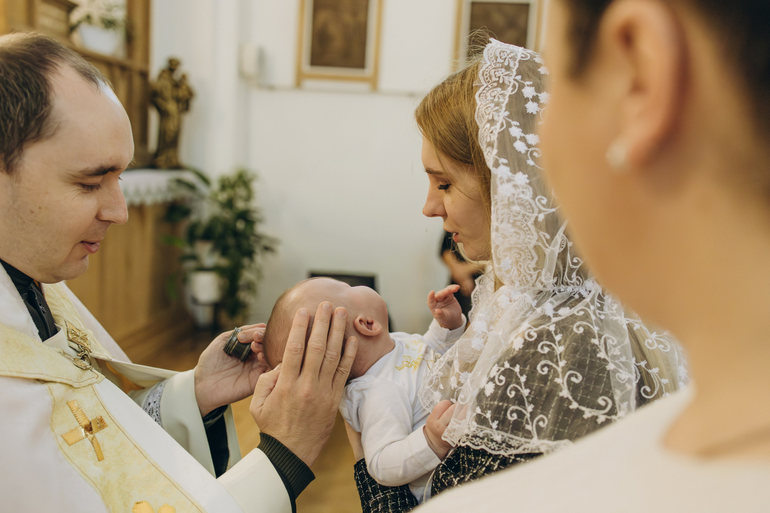 Крещение в католическом храме. Семейный фотограф в Минске — Алина Тиханович