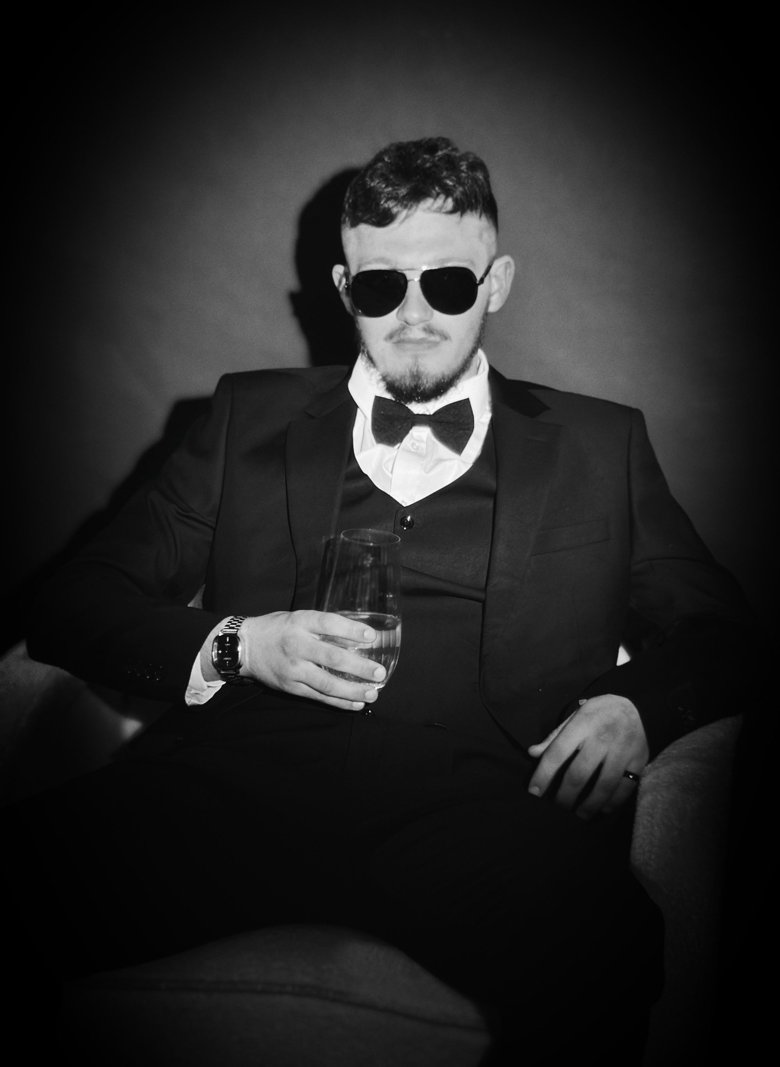 Джентельмен. Мобильный фотограф Дмитрий Шпуров | KIREVAS