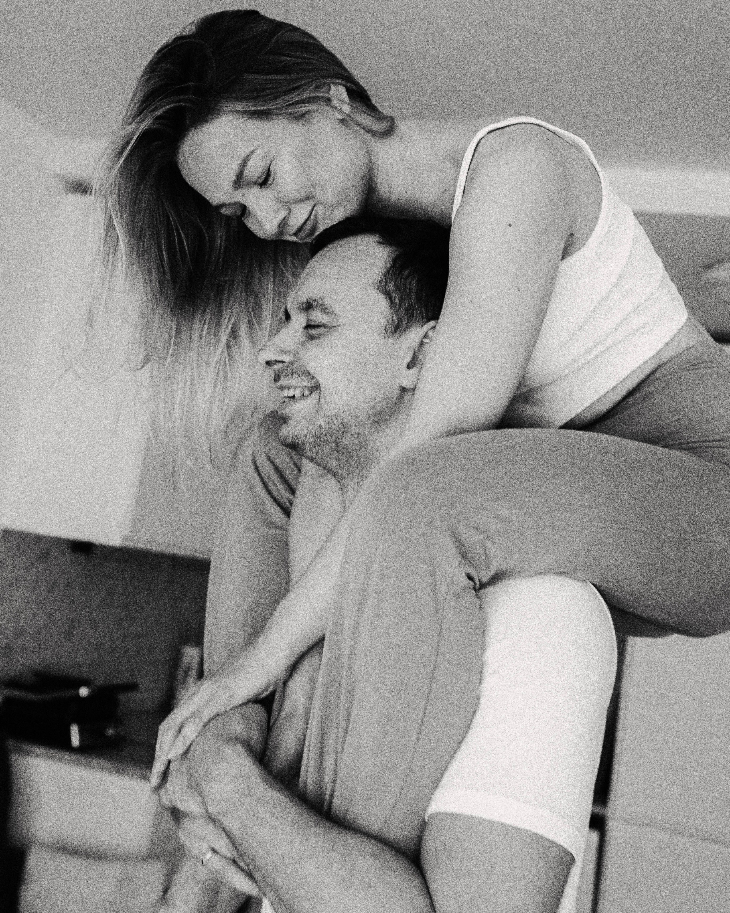 Lovestory дома. Женский и лавстори фотограф в Москве Елена Аксютко