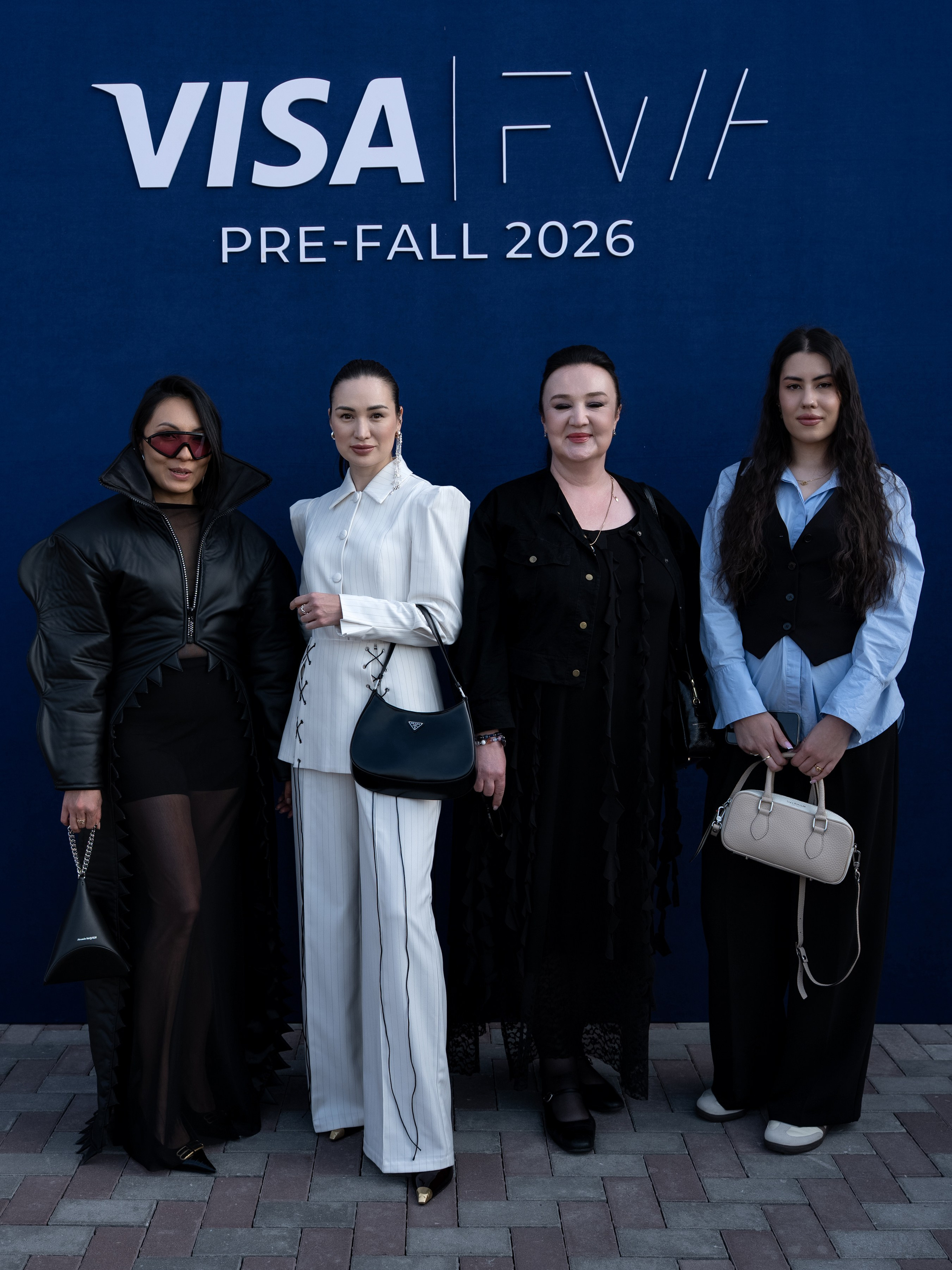 Visa Fashion Week Almaty Pre-Fall 2026 April StreetStyle Day 1. Сайт Алматинского НЮ АРТ, будуар и фэшн фотографа Дениса Карпенко