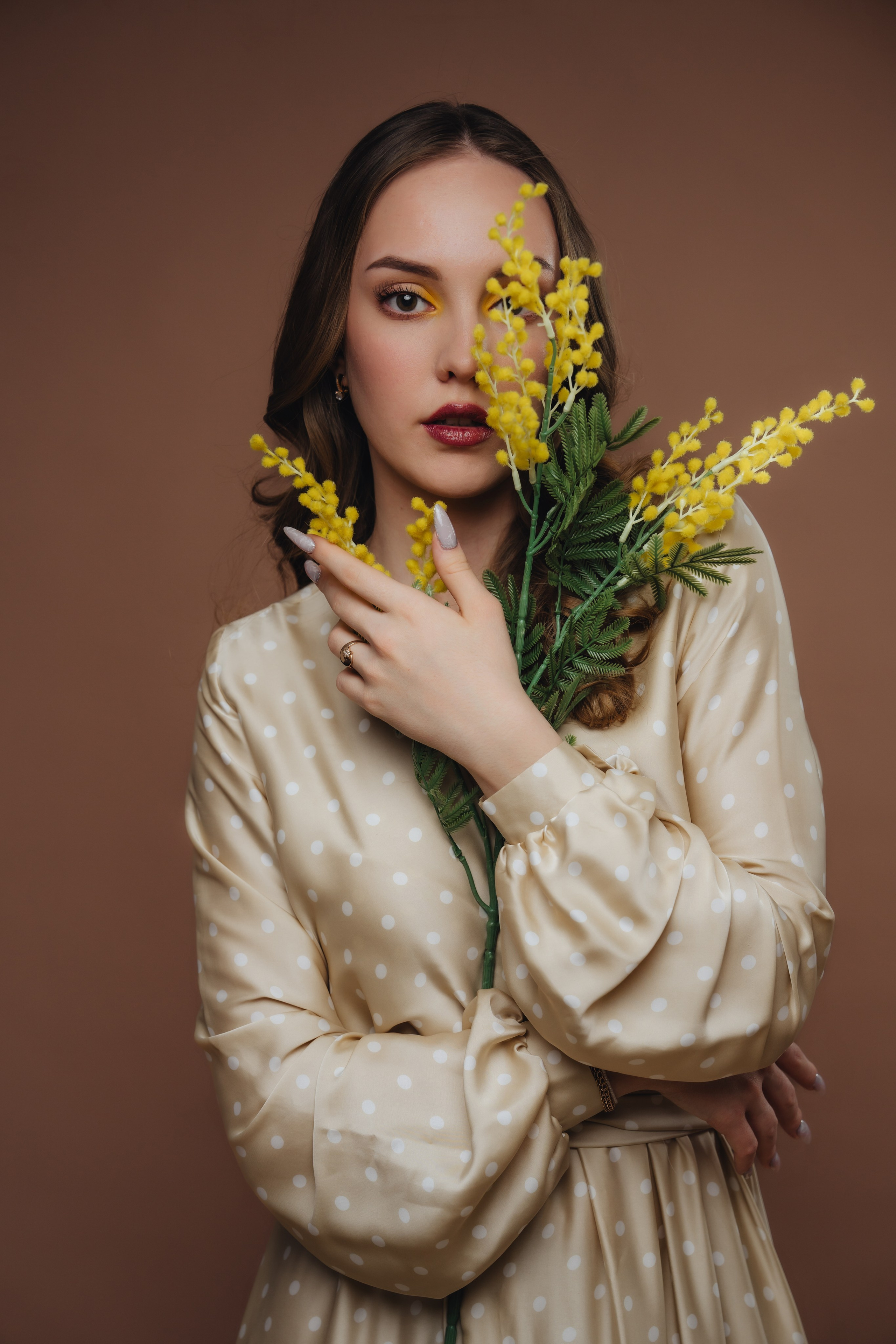 На однотонном фоне. Евгений Щетников Фотограф-Тюмень