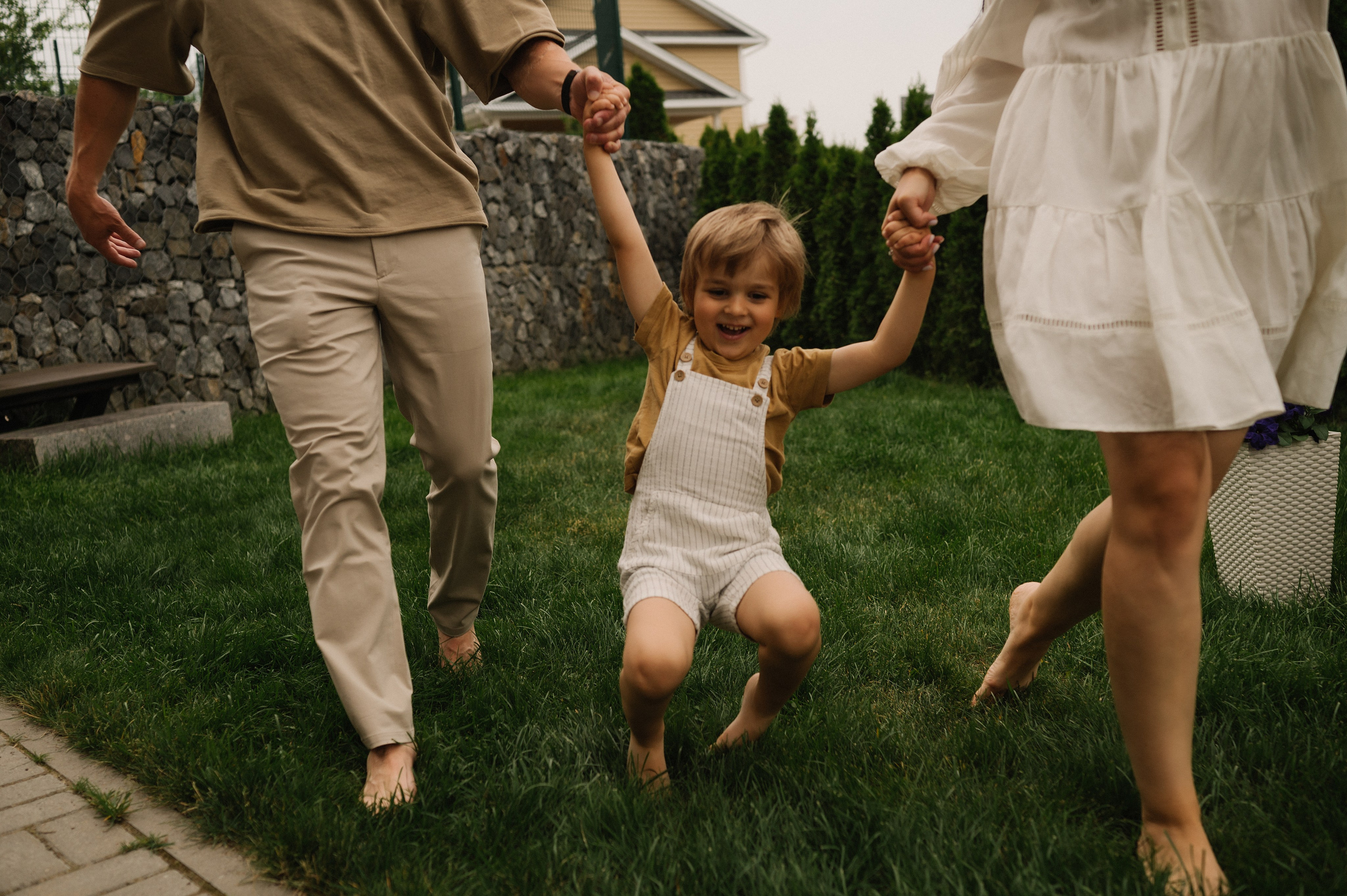 Лука с мамой и папой. Эльвира Жижикина. Семейный фотограф в Санкт-Петербурге