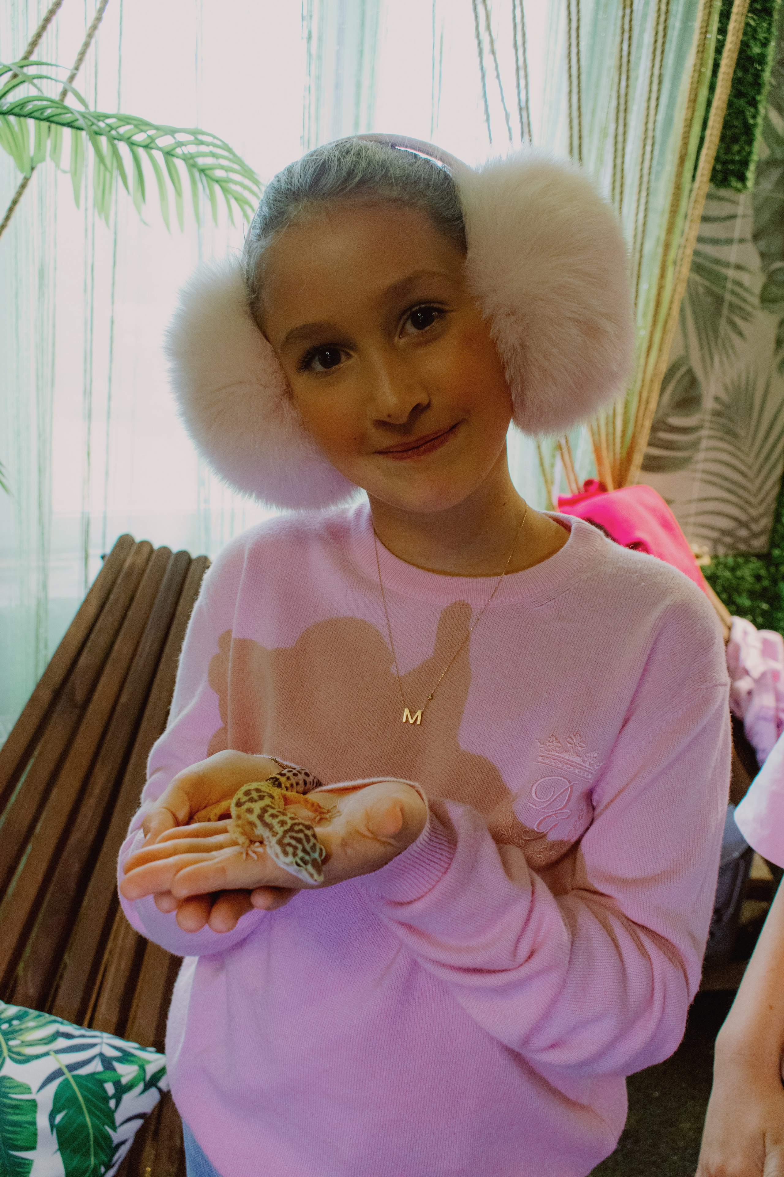Лиза 8 лет. Поставщики эмоций