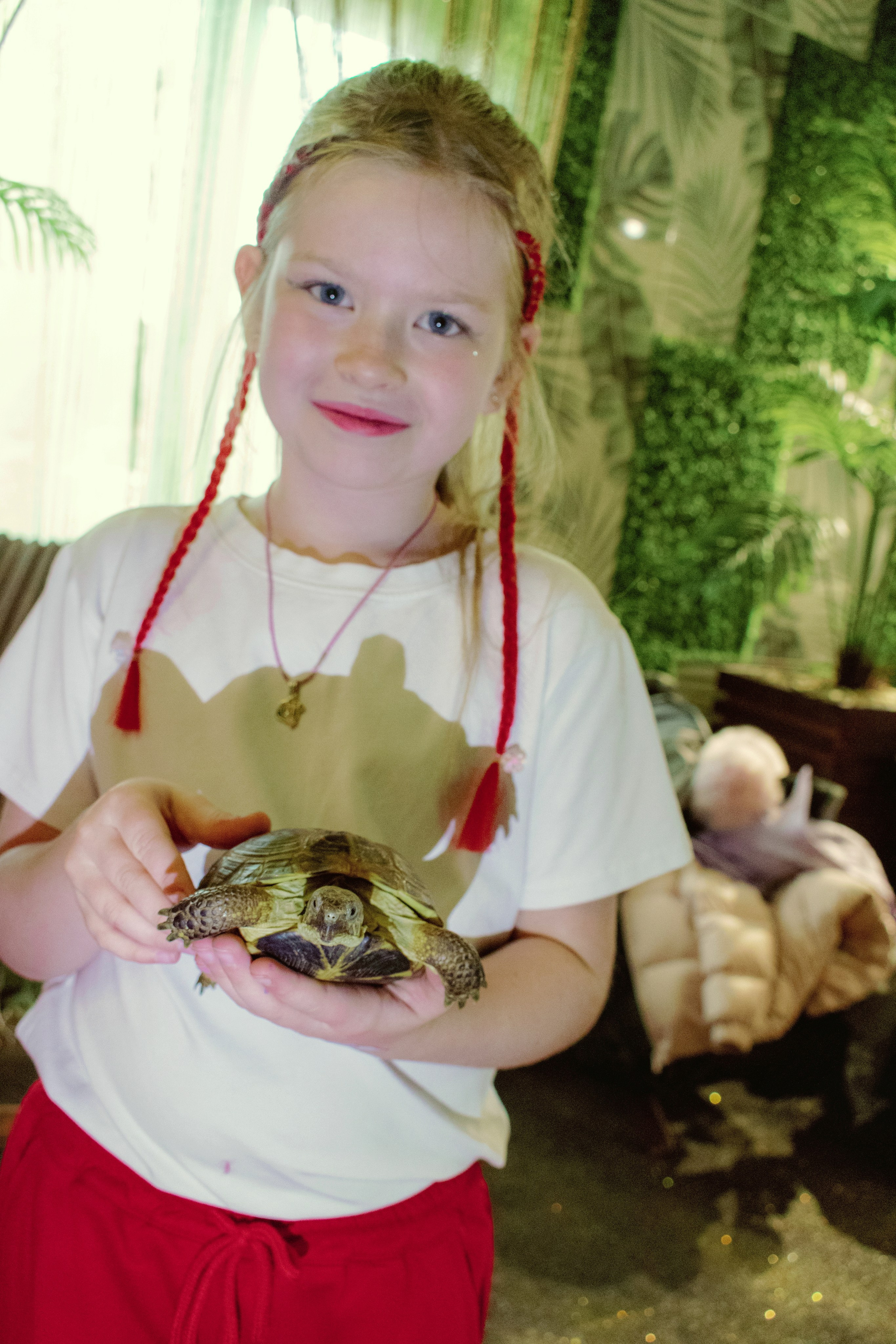 Лиза 8 лет. Поставщики эмоций