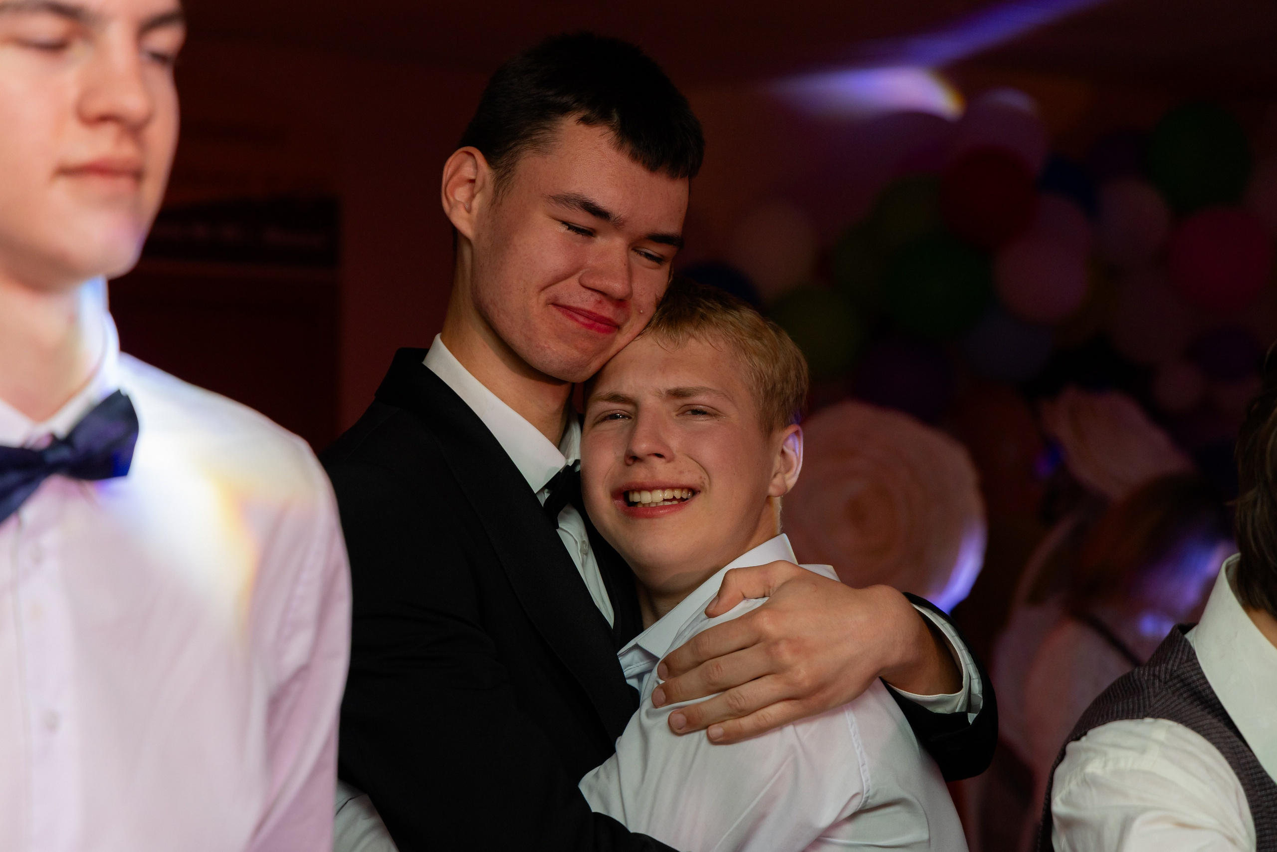 Школьный выпускной 2025 год в Минске, Беларуси. Свадебный фотограф в Минске/Беларуси Сергей Спиридонов