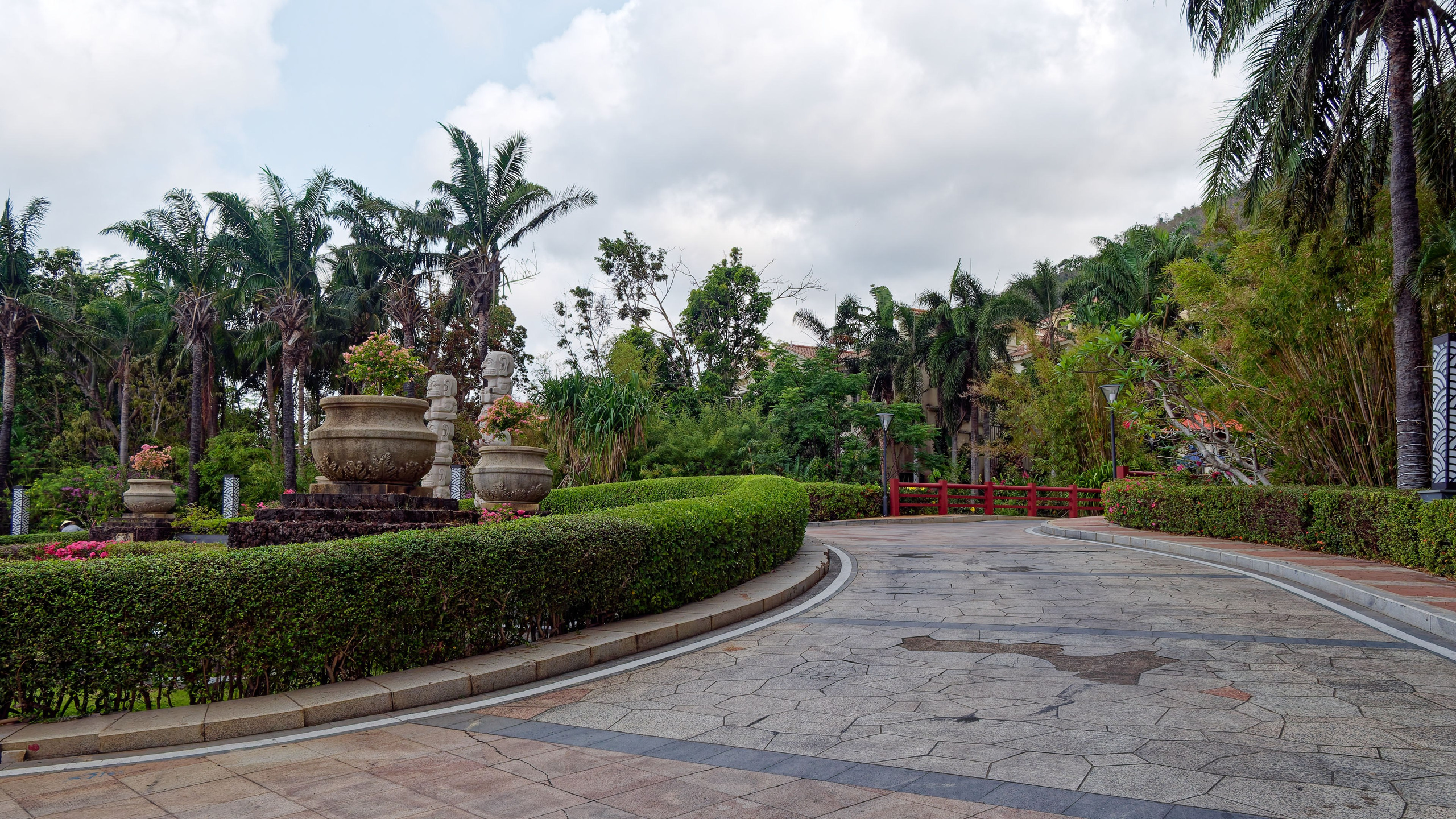 Хайнань 2026, улицы Ялунвань и Саньи. Фотопрогулки по Миру