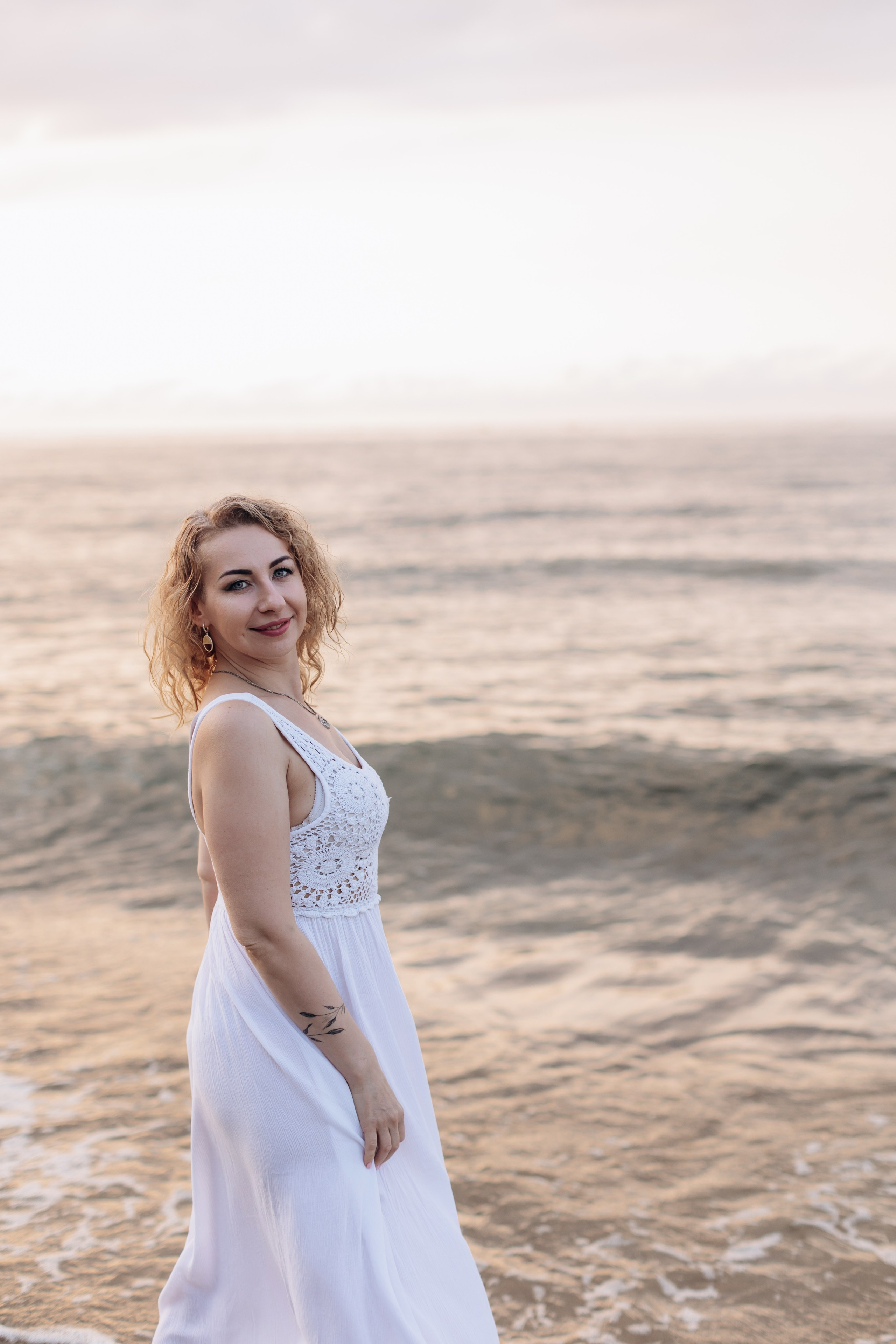 Подруги Отрадное закат лето. Фотограф в Калининграде свадебная фотография, репортажная, фотосессии