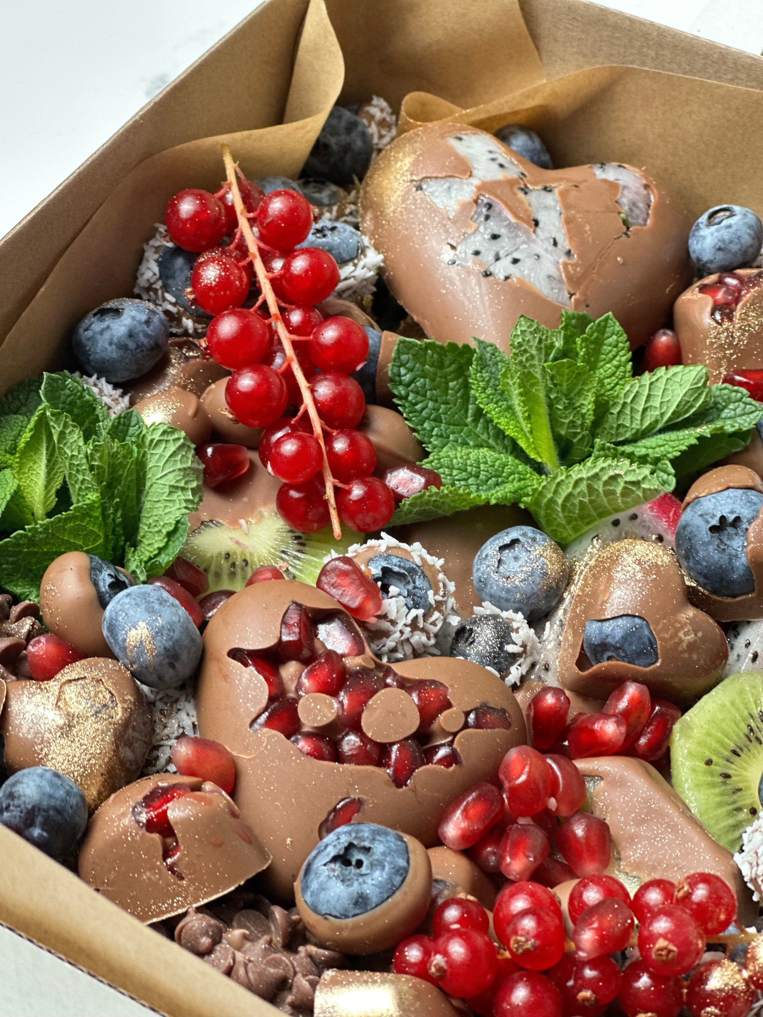 Ягоды в шоколаде. Выездной кейтеринг, съедобные букеты, торты и сладости на заказ