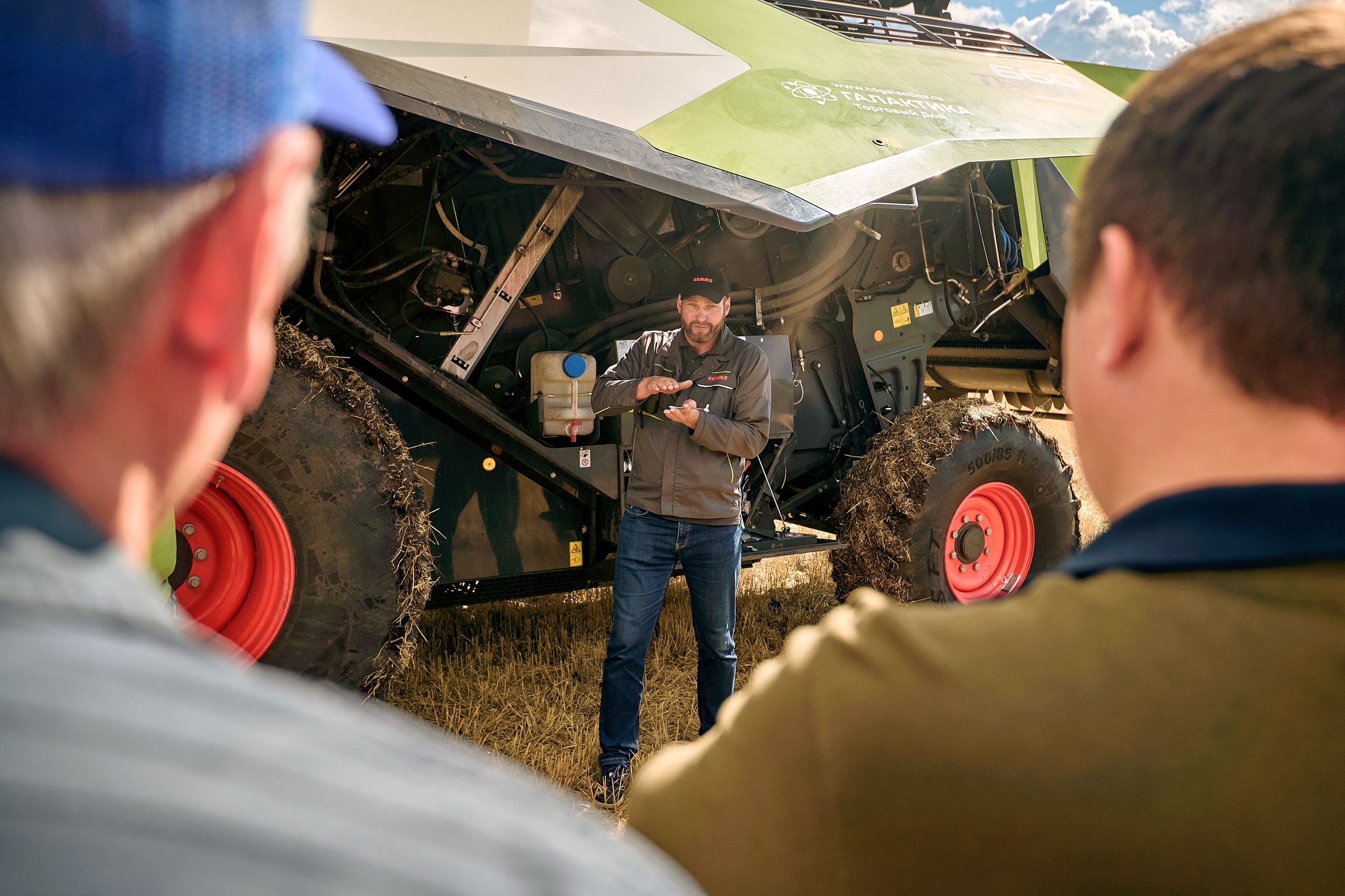 Портфолио репортажной фотосъёмки: сельхозтехника "Галактика". Фотограф Яковлев Роман — Красноярск