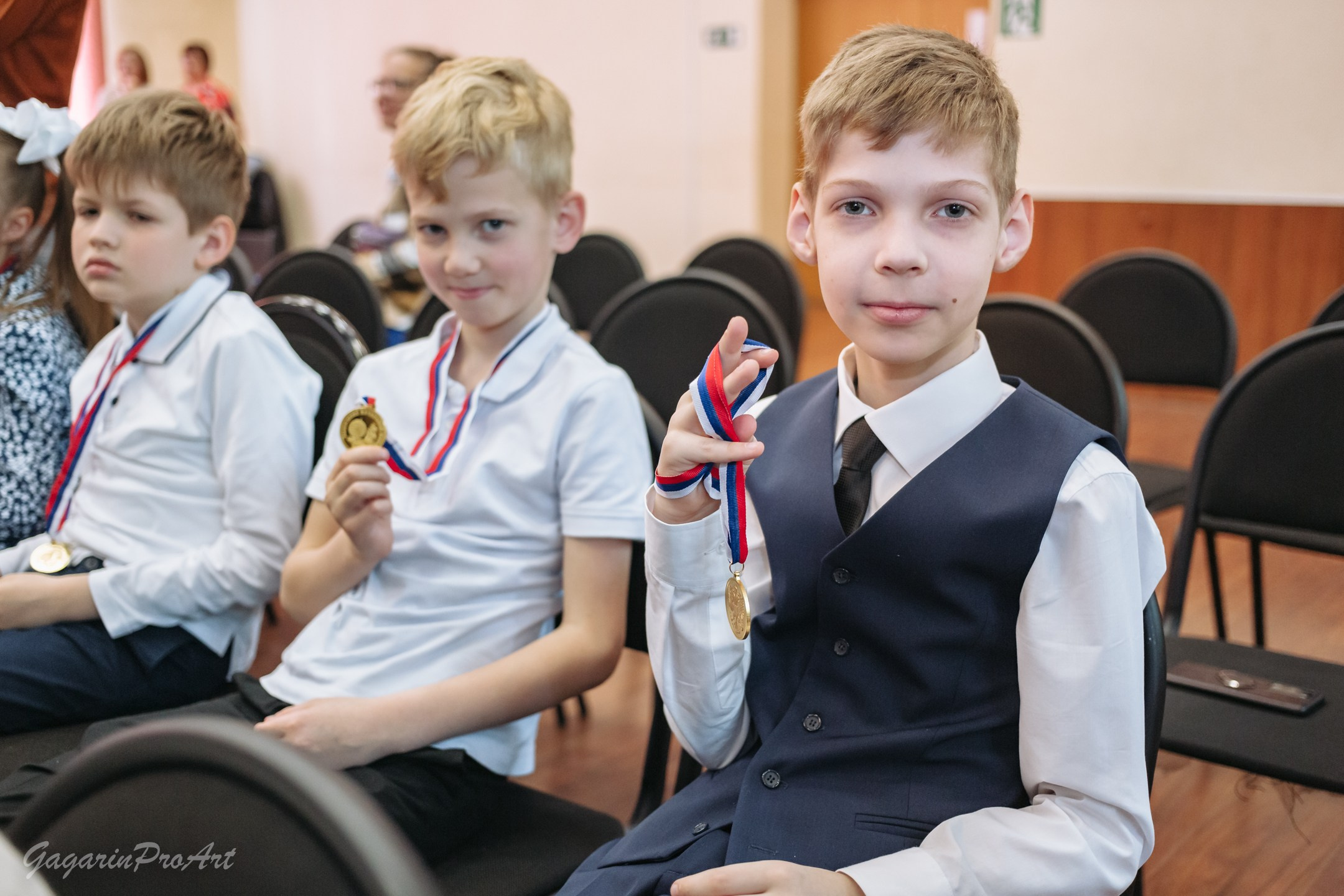 Репортаж в школе на выпускной. Фотограф на выпускной. GagarinProArt