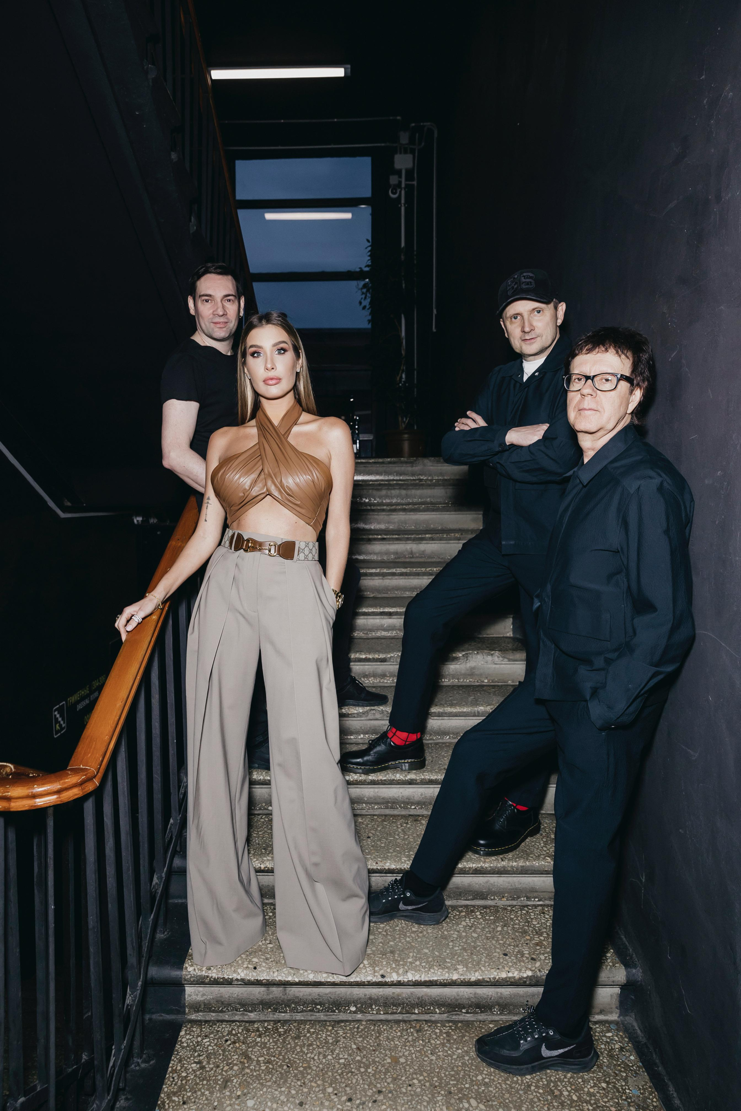 Группа "A-Studio" перед выходом на сцену в клубе 1930