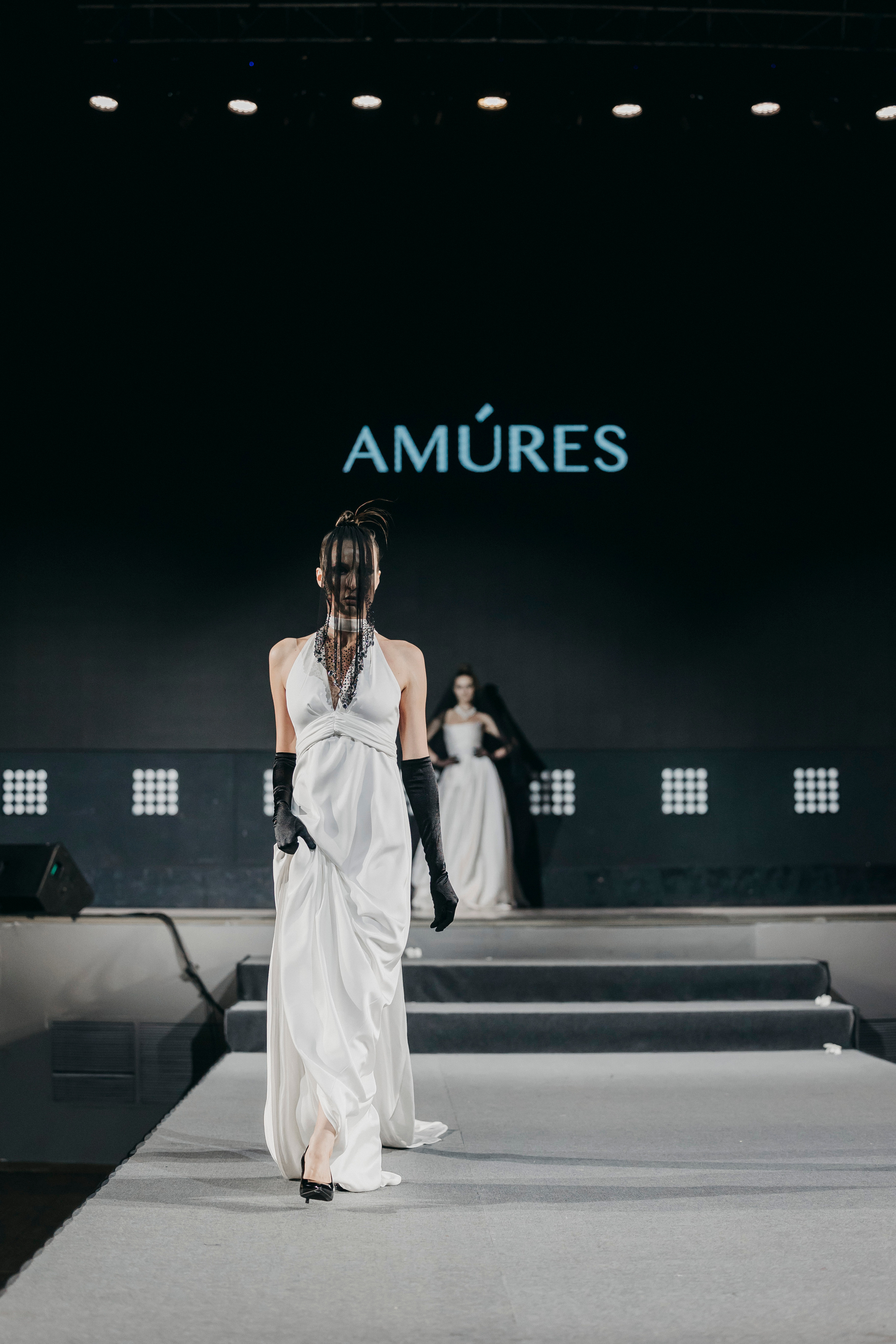 Финал четвертого сезона проекта «Модельер», Fashion TV Russia. «Птичка на проводе»: информационный портал в Москве