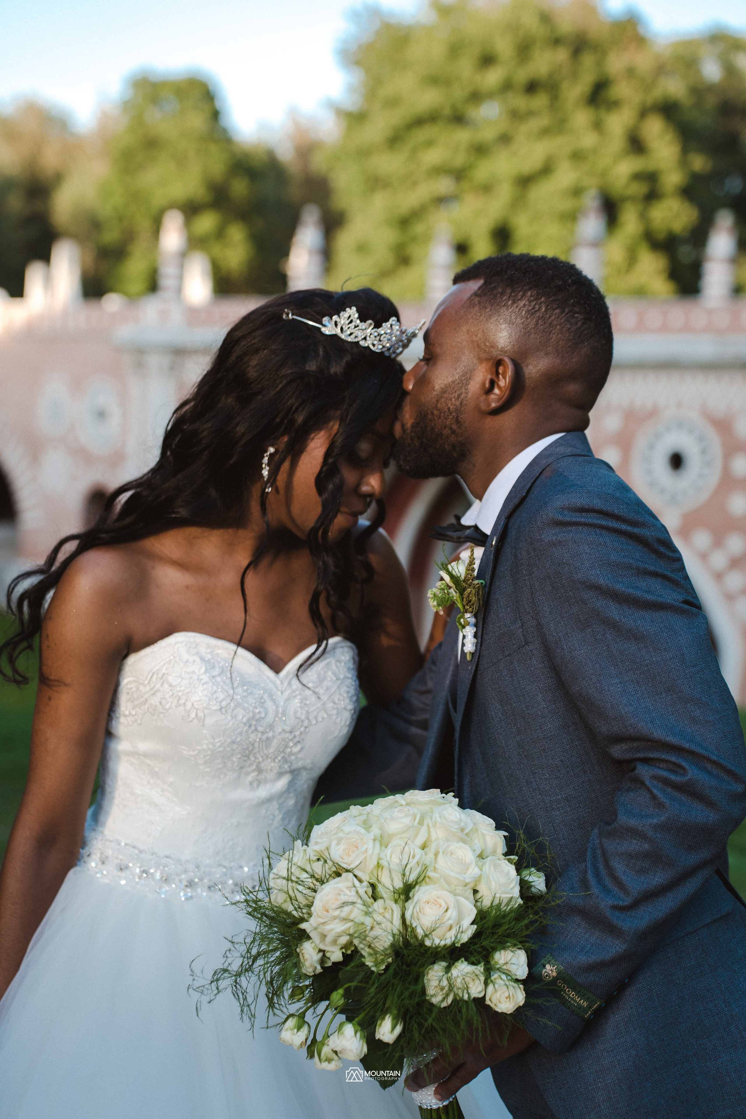 Synthia and Jospin Part 2. Я занимаюсь событийной, свадебной, товарной, студийной… фотографией