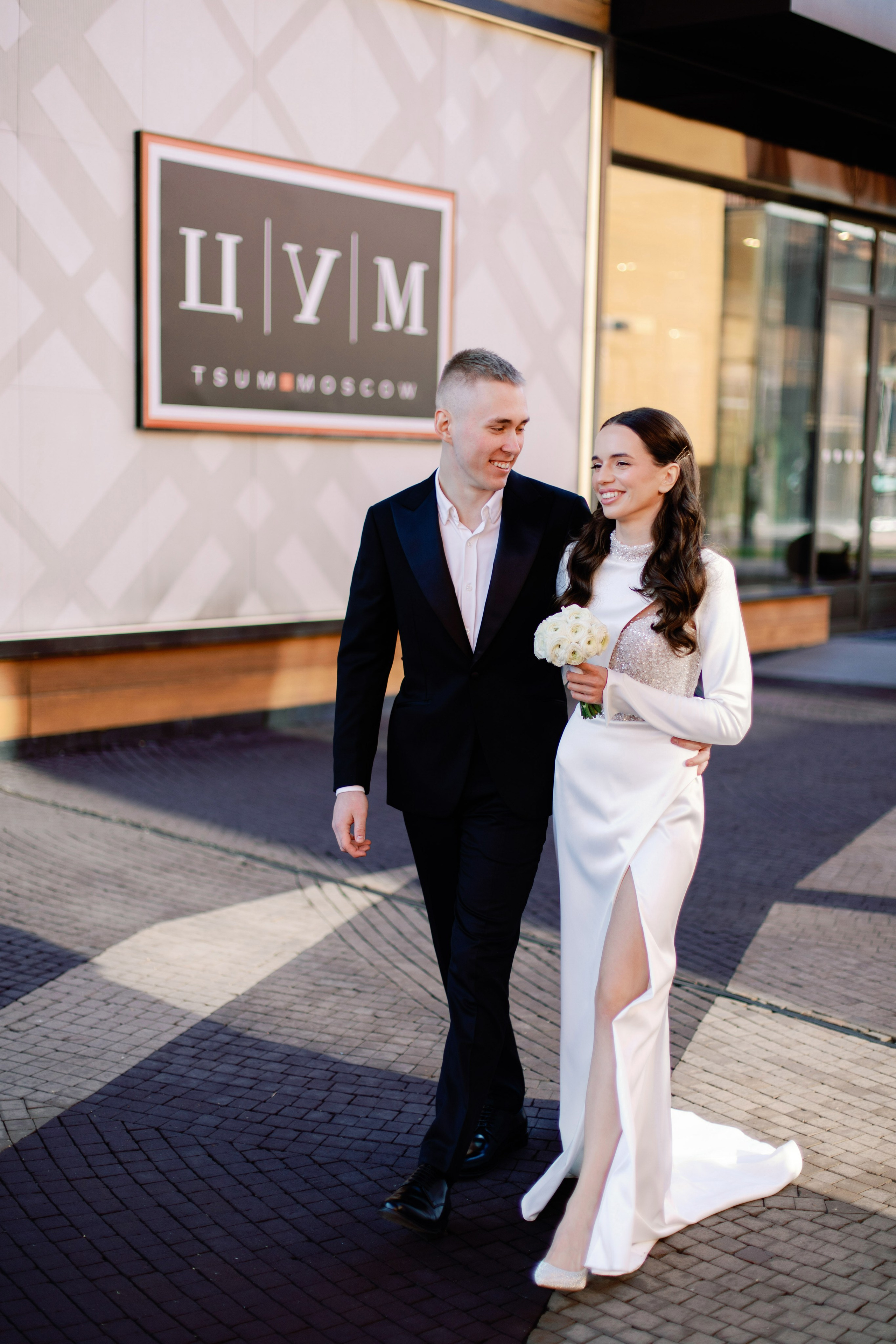 Свадьба для двоих в Москве, фотосессия на крыше, сборы, прогулка в Barvikha Luxury Village