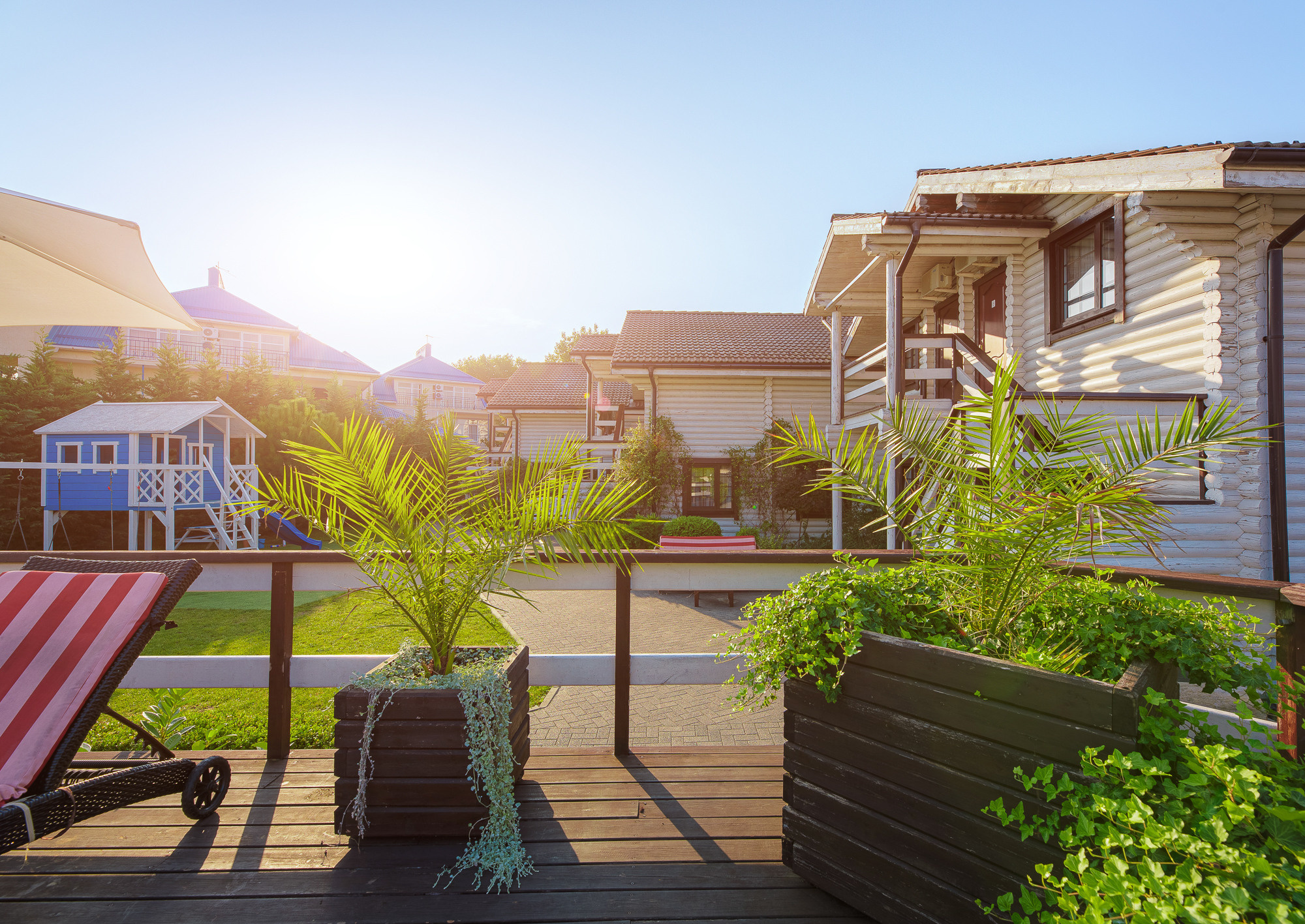 Renatphoto-Экстерьерная фотосъёмка территории отеля в Анапе. Профессиональная фотосъёмка интерьеров, предметная фотосессия еды для меню г. Анапа