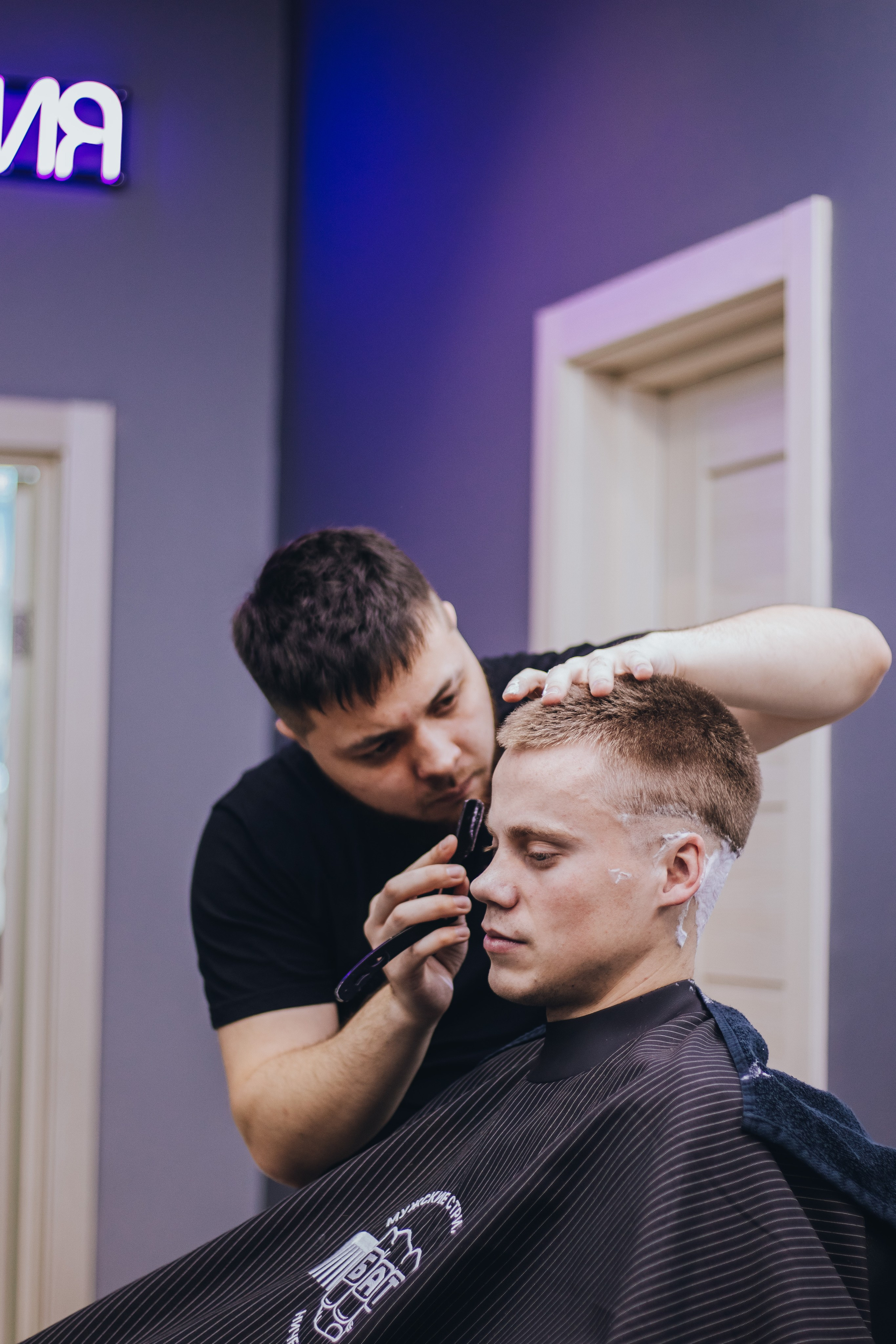 Barbershop Dad. Content shooting. KRIS KRUPINNIKOVA