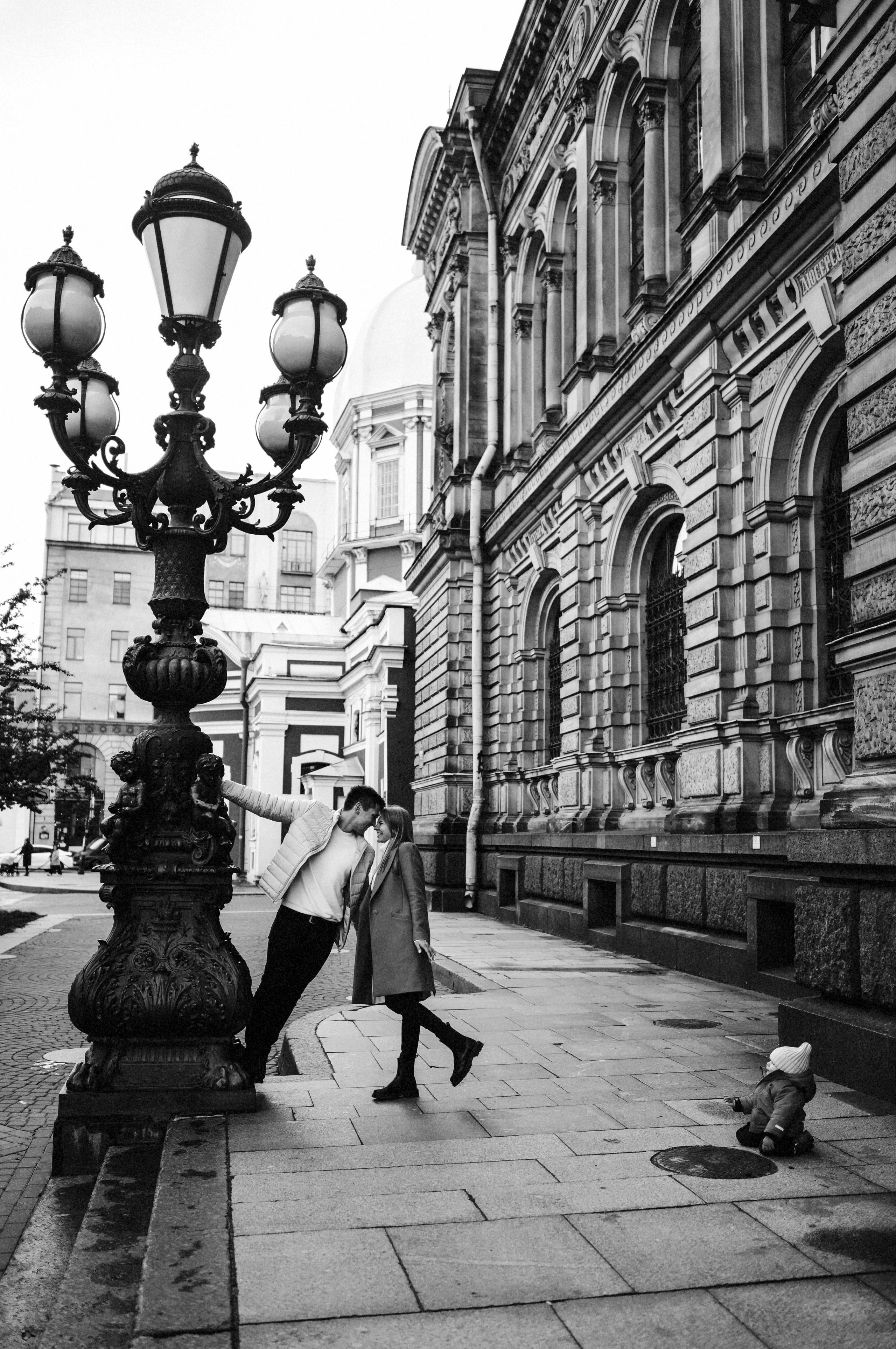 Фотопрогулка по центру СПб Елена, Влад и Миша. Семейный и свадебный фотограф в Санкт-Петербурге Яна