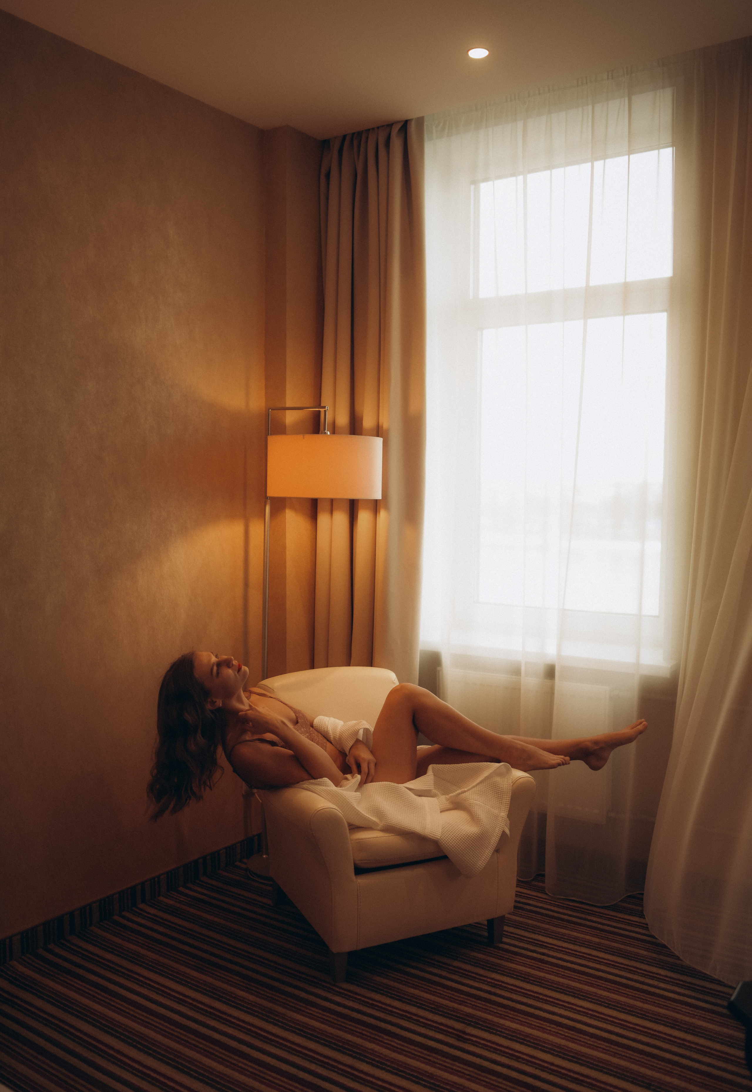 женская фотосессия в отеле 