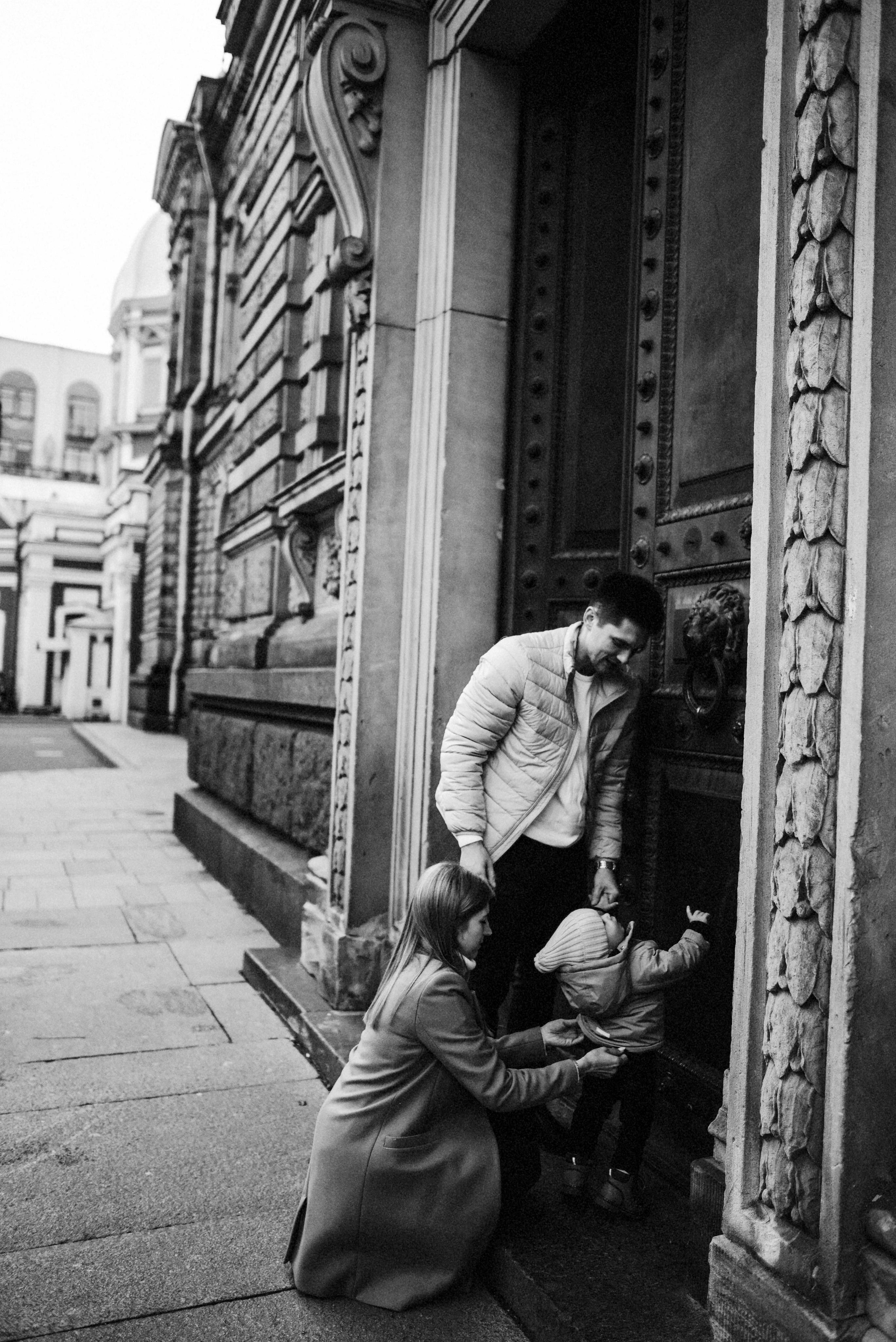 Фотопрогулка по центру СПб Елена, Влад и Миша. Семейный и свадебный фотограф в Санкт-Петербурге Яна