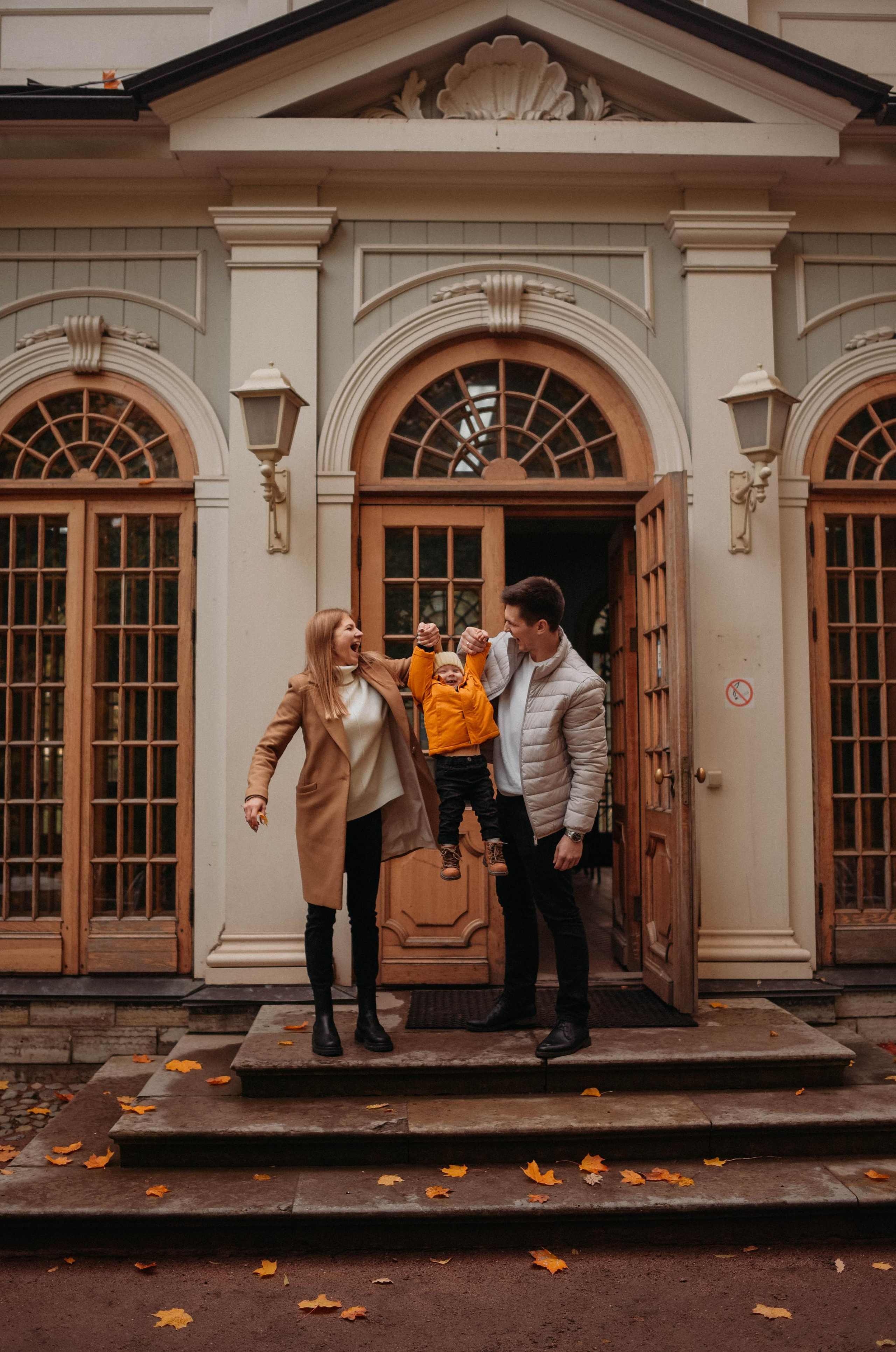 Фотопрогулка по центру СПб Елена, Влад и Миша. Семейный и свадебный фотограф в Санкт-Петербурге Яна