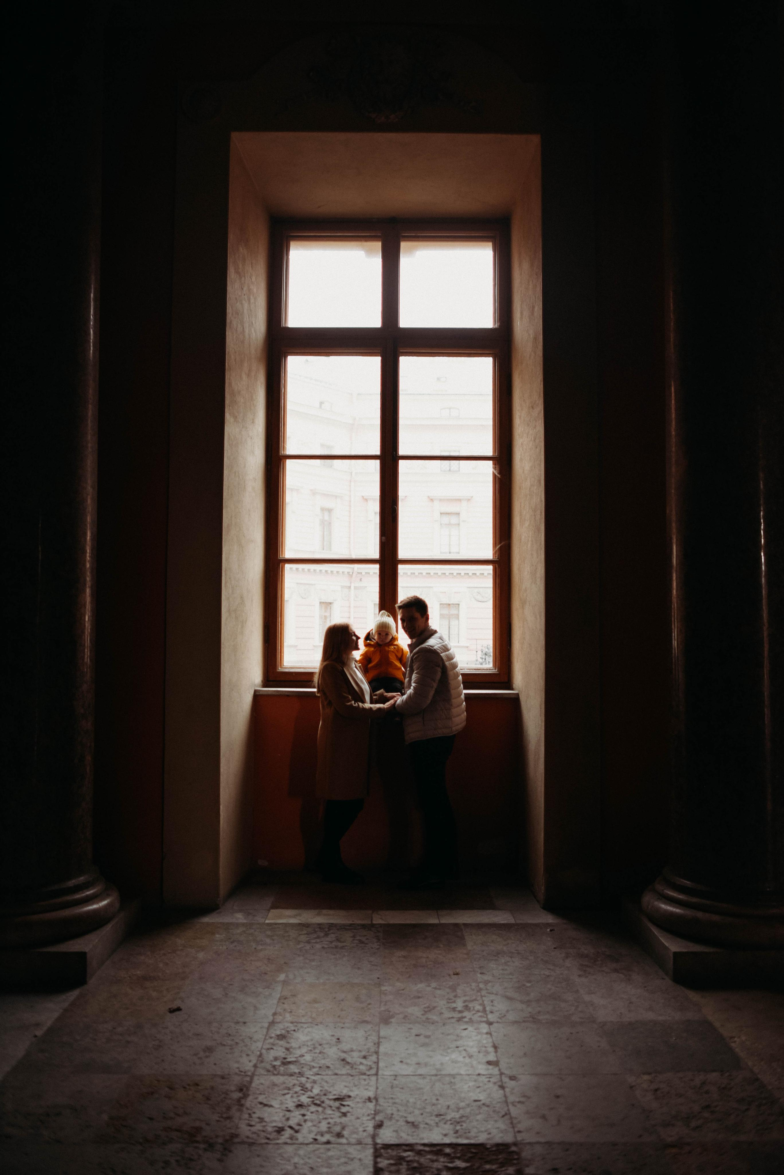 Фотопрогулка по центру СПб Елена, Влад и Миша. Семейный и свадебный фотограф в Санкт-Петербурге Яна