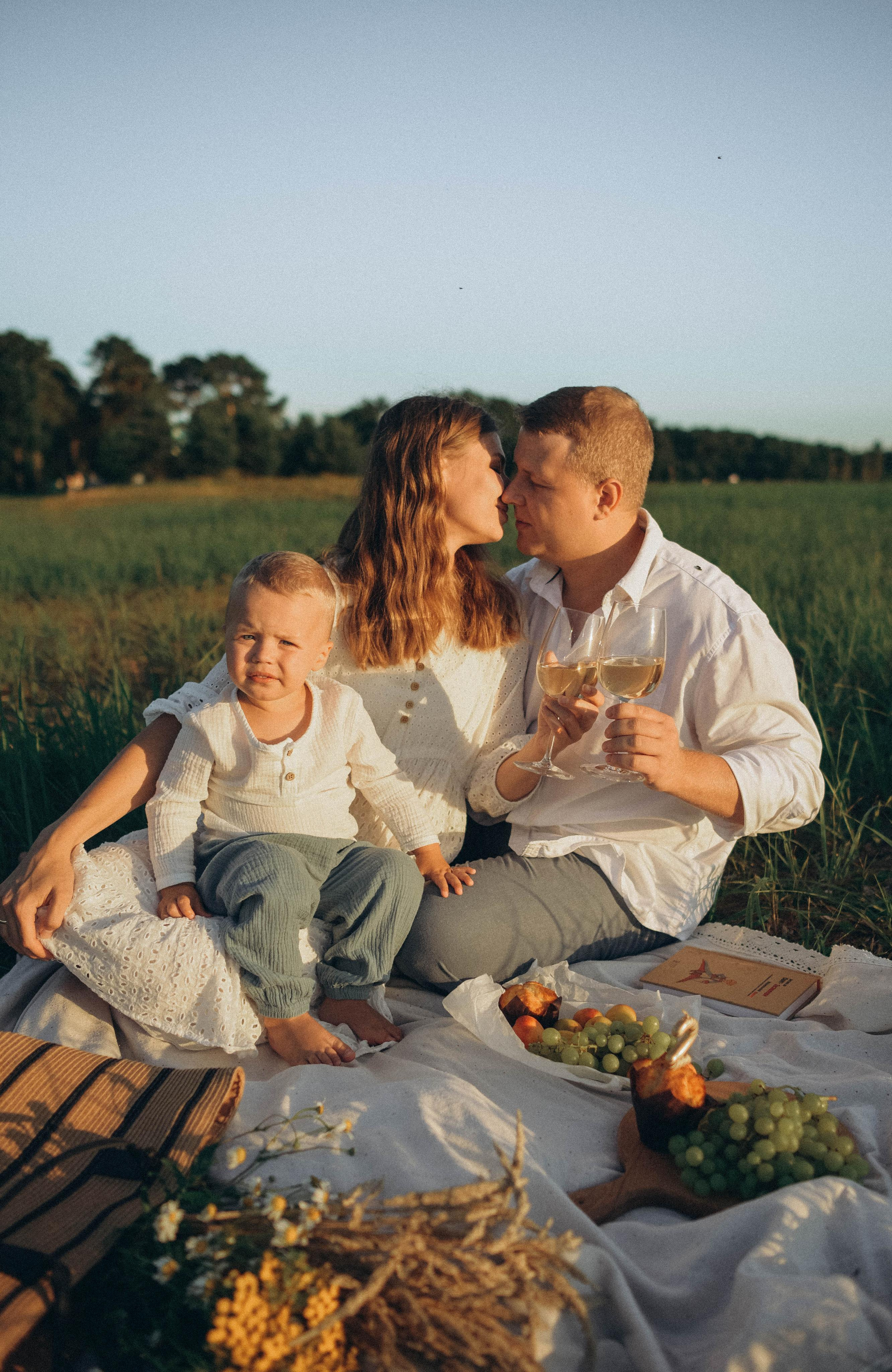 Пикник на заливе. Наташа, Максим и Денис. Семейный и свадебный фотограф в Санкт-Петербурге Яна