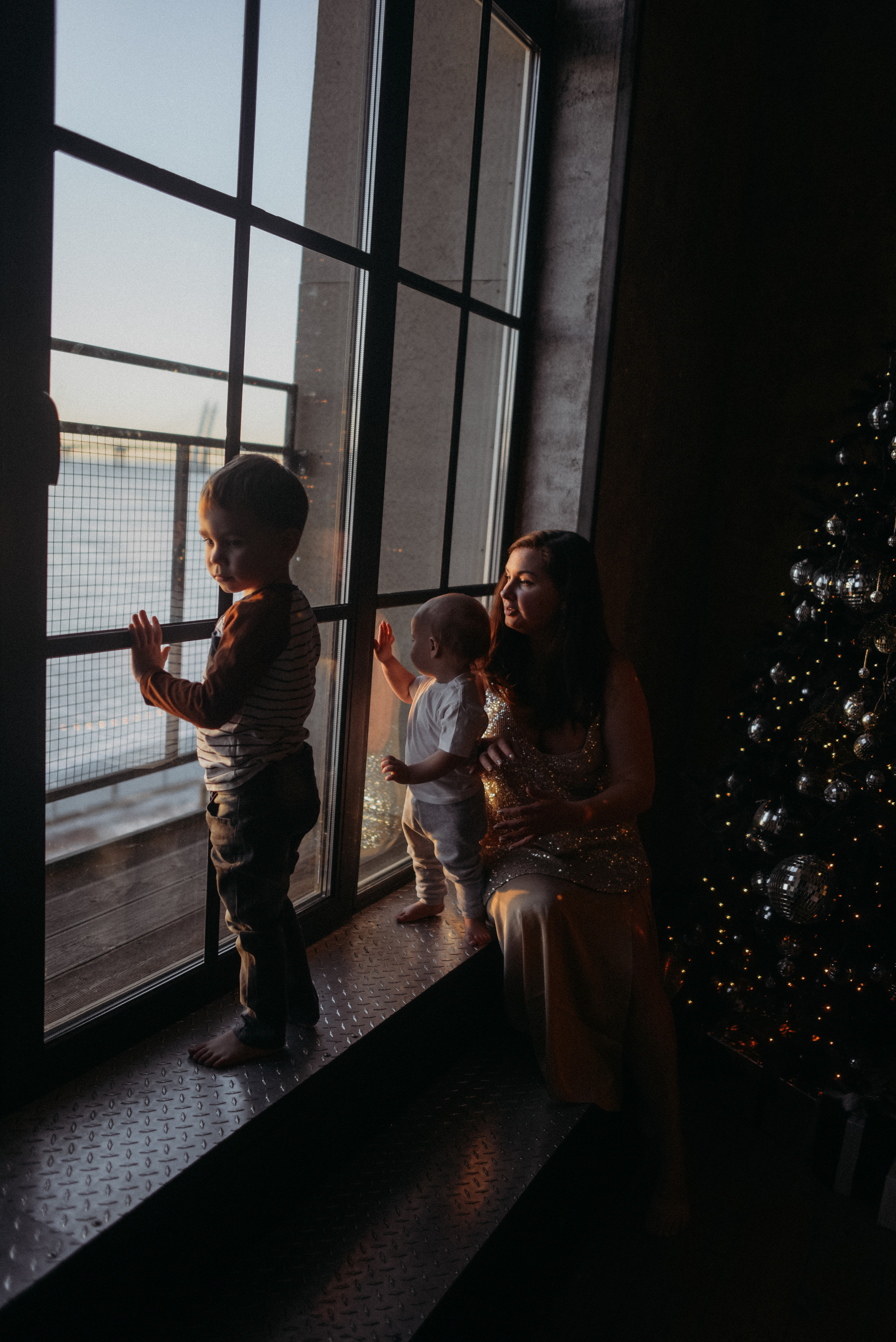 Новогодняя фотосессия в студии. Марианна, Степан, Илларион и Тихон. Семейный и свадебный фотограф в Санкт-Петербурге Яна