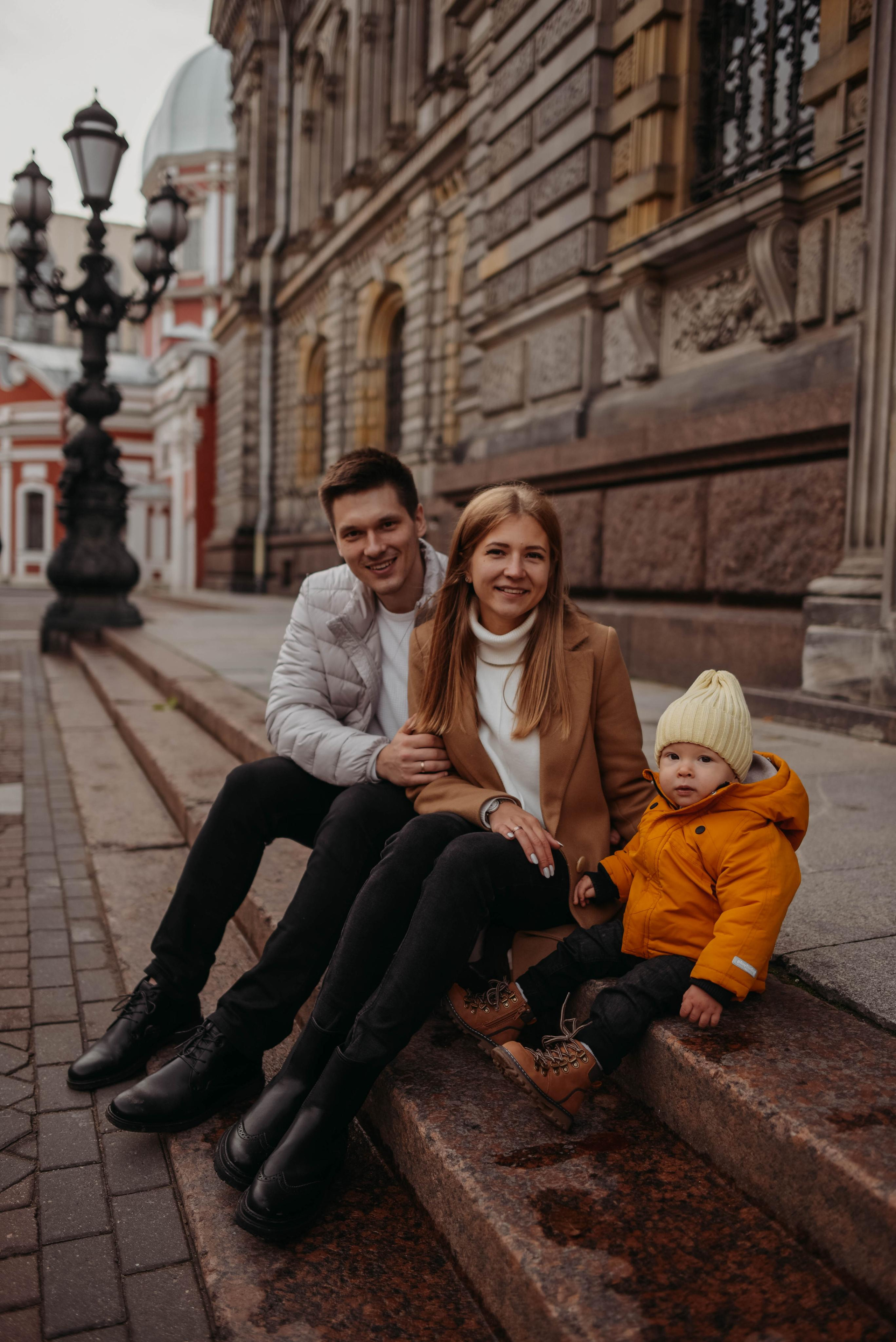 Фотопрогулка по центру СПб Елена, Влад и Миша. Семейный и свадебный фотограф в Санкт-Петербурге Яна