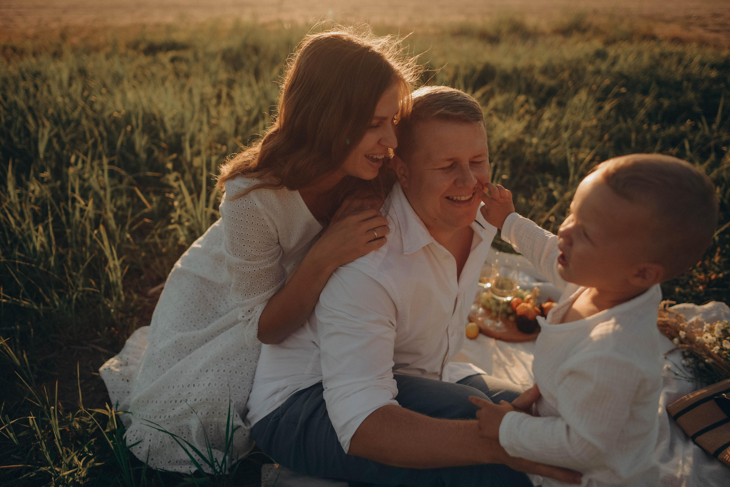 Пикник на заливе. Наташа, Максим и Денис. Семейный и свадебный фотограф в Санкт-Петербурге Яна