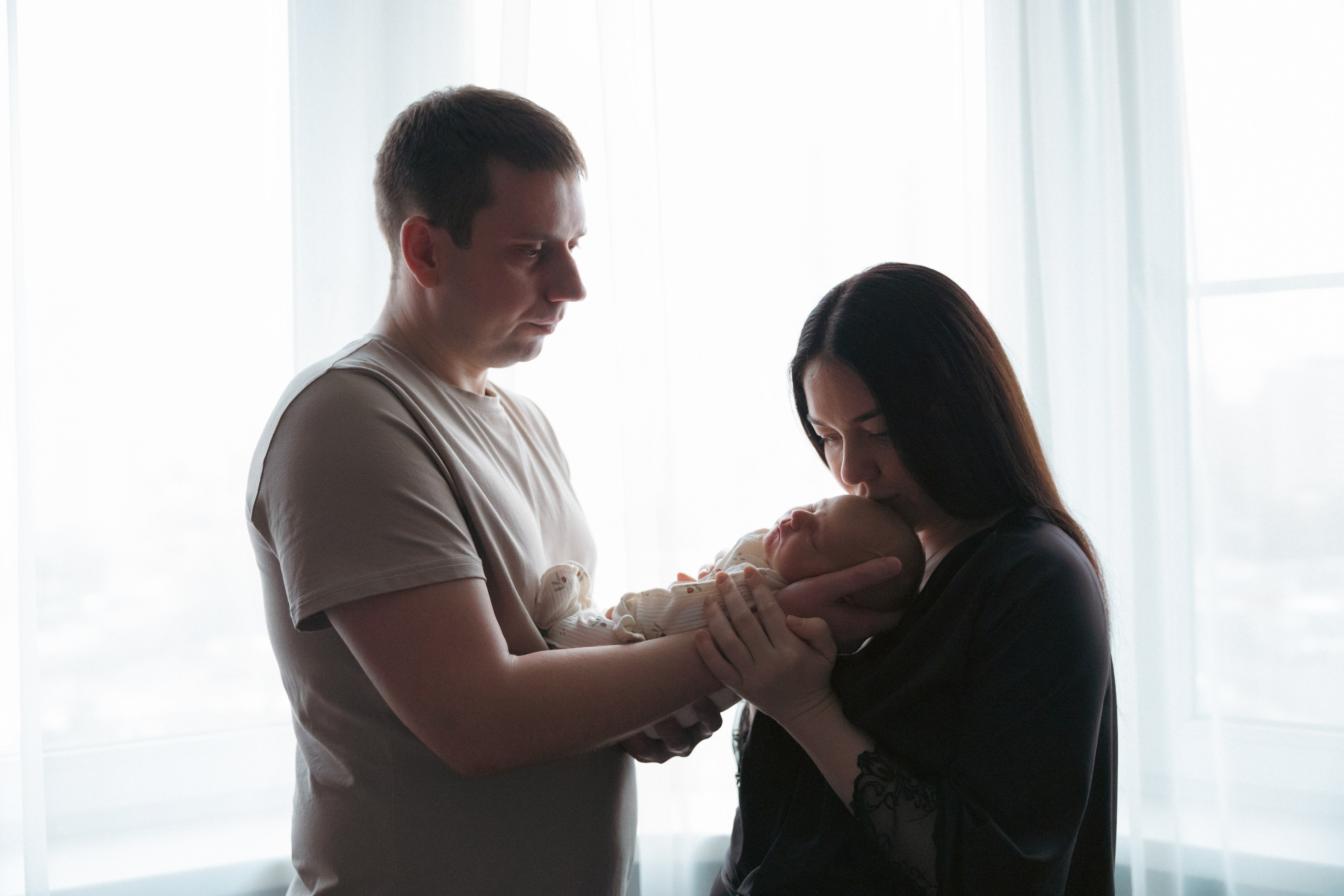 Фотосъемка Семейная история — заказать комплекс 3-х услуг фото и видео. Фотографы на роды в Москве. Фото и видео родов. Фотопроект «Продолжение рода»