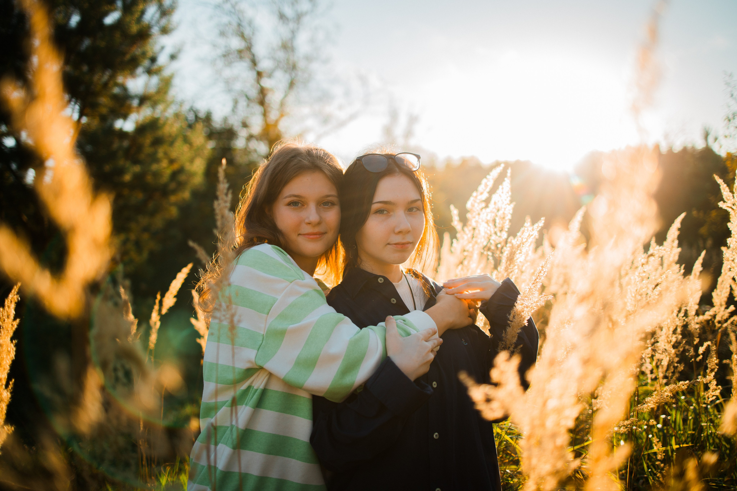 Осенняя фотосессия для выпускных альбомов 11 классов в Тарусе 2025 год. Выпускные альбомы в Серпухове